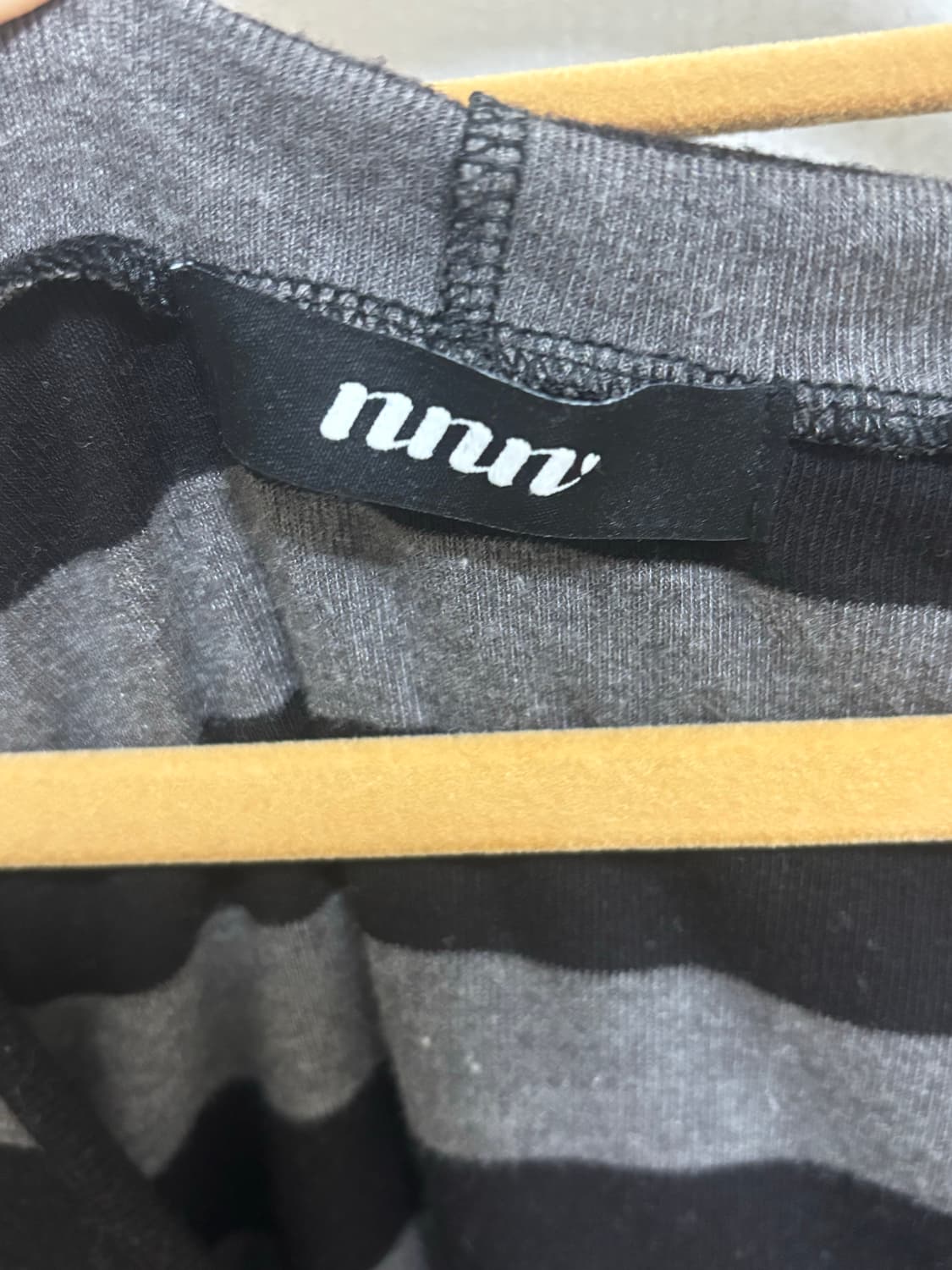 나의나인 블랙 스트라이프 후드롱슬리브 상품이미지5