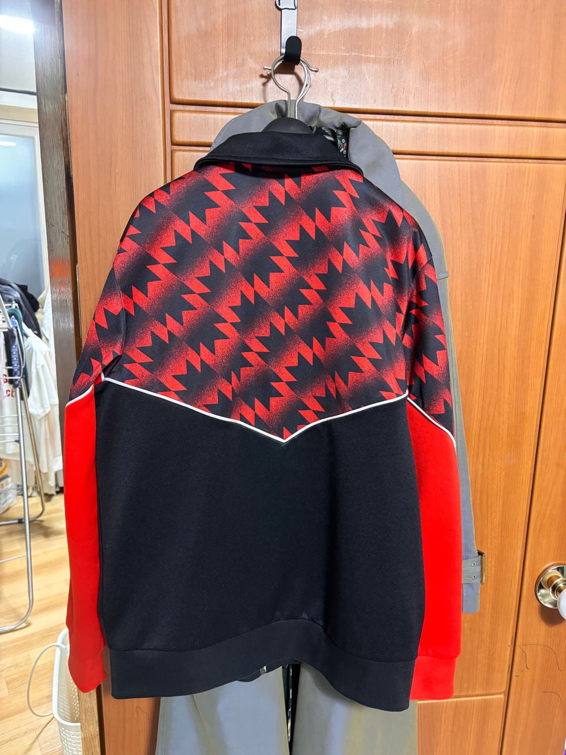 아디다스 맨유 트랙틉 져지 m사이즈 판매합니다 상품이미지2