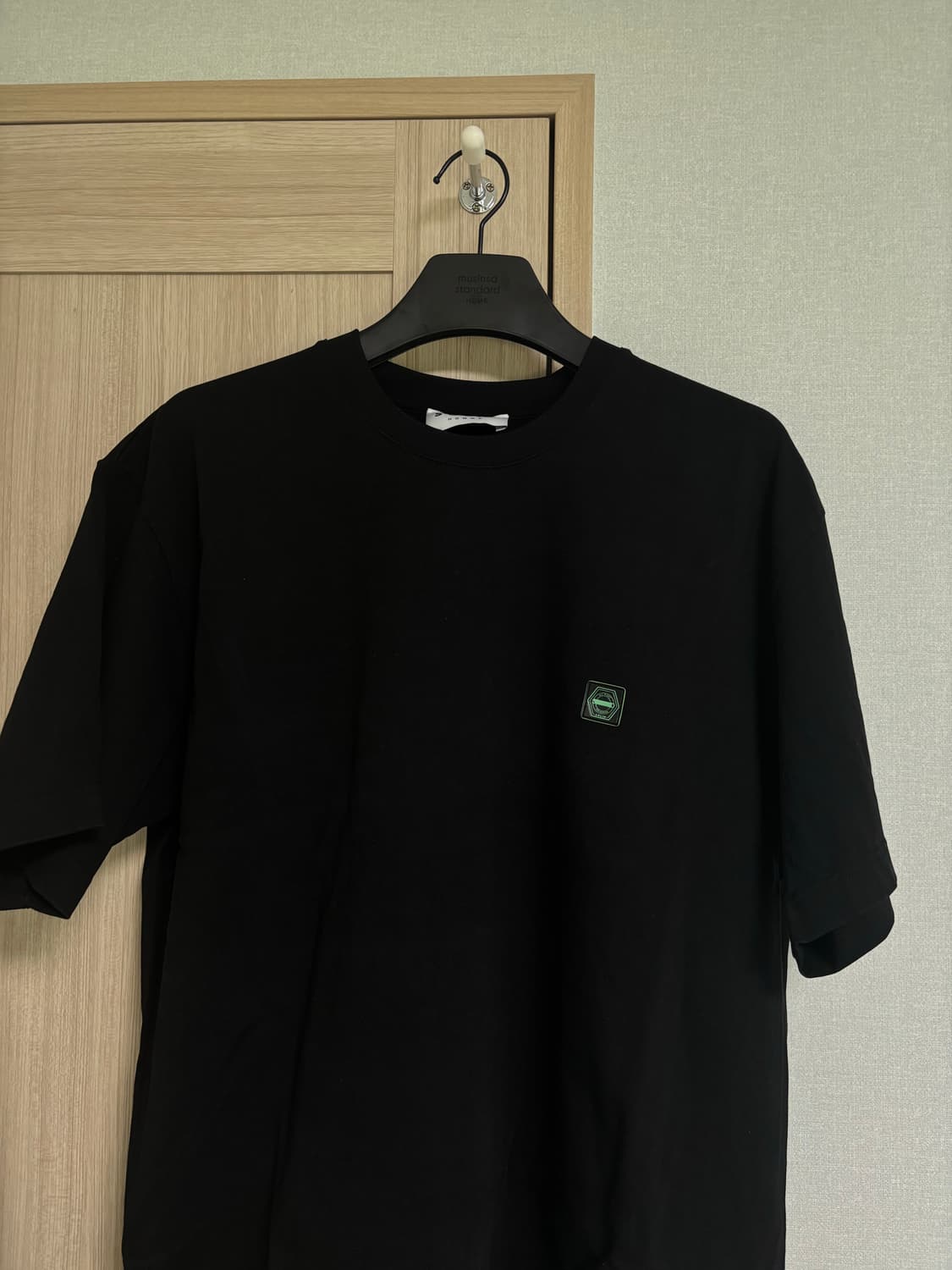 솔리드옴므 백로고 반팔 블랙 50 상품이미지2