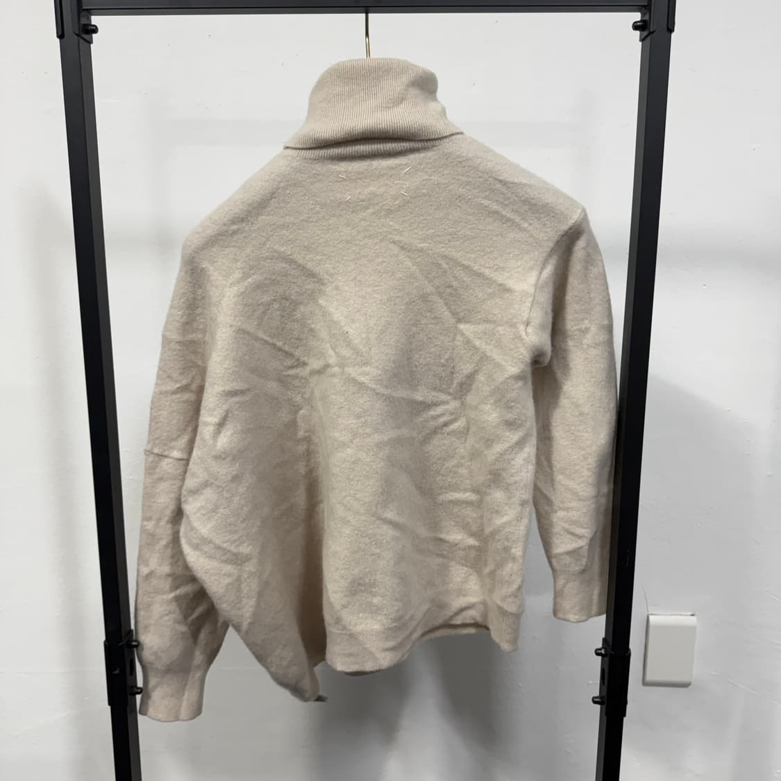 메종 마르지엘라 여성 언발란스 니트 목티 상품이미지5