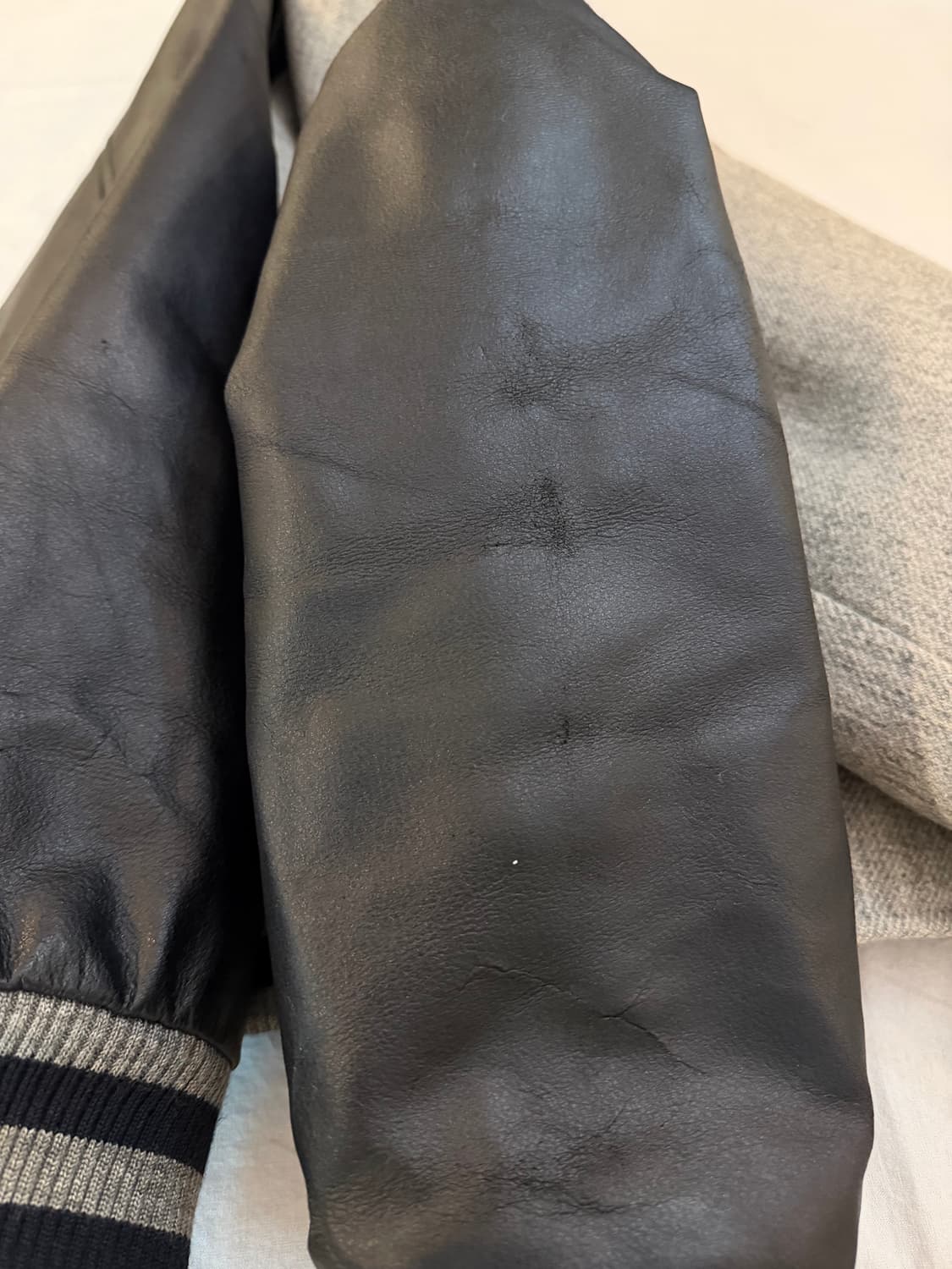 00s MLB 뉴욕 양키스 소가죽 바시티 자켓 그레이 블랙 상품이미지9