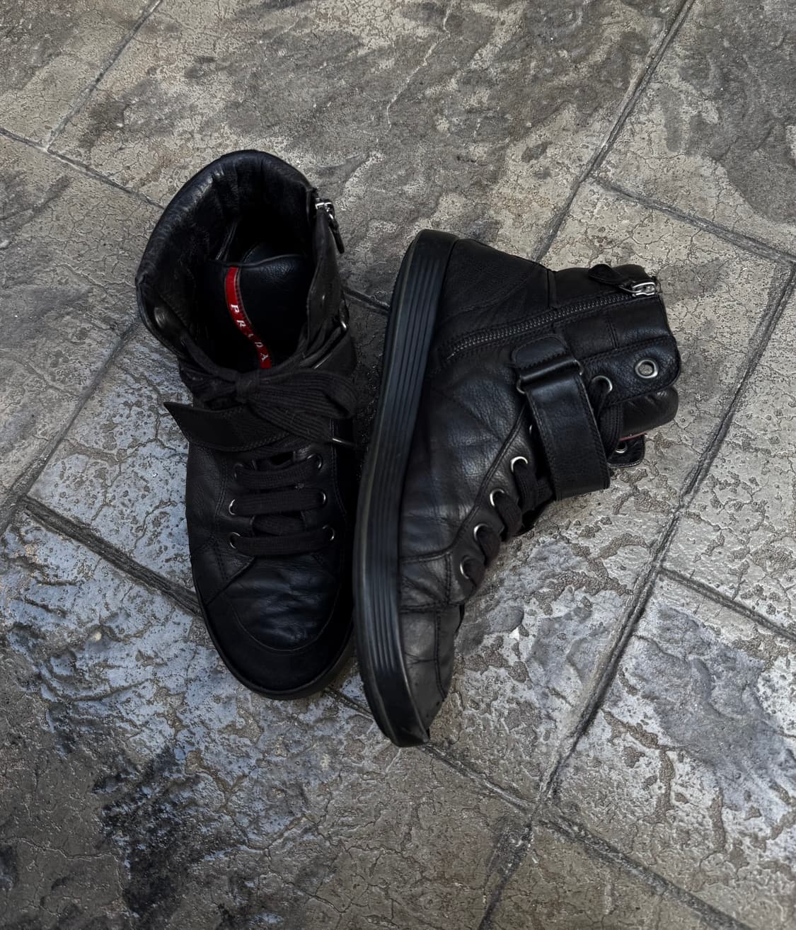 프라다 벨크로 사이드 지퍼 부츠 상품이미지1