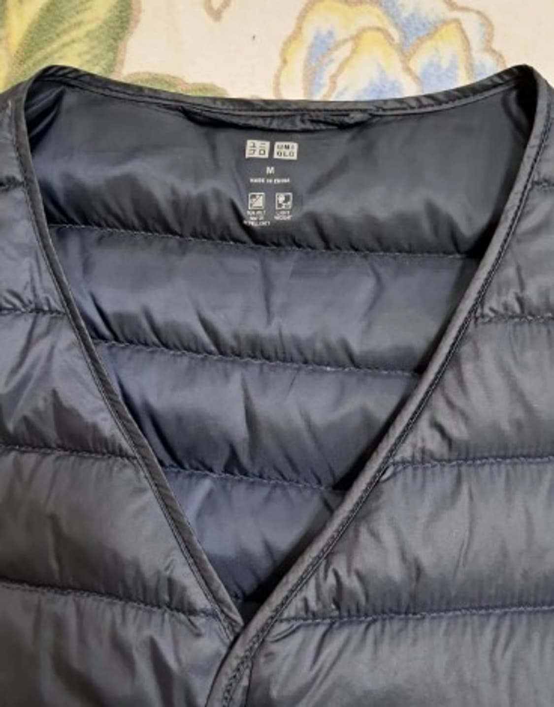 유니클로 남성 라이트다운패딩조끼 M사이즈 상품이미지4