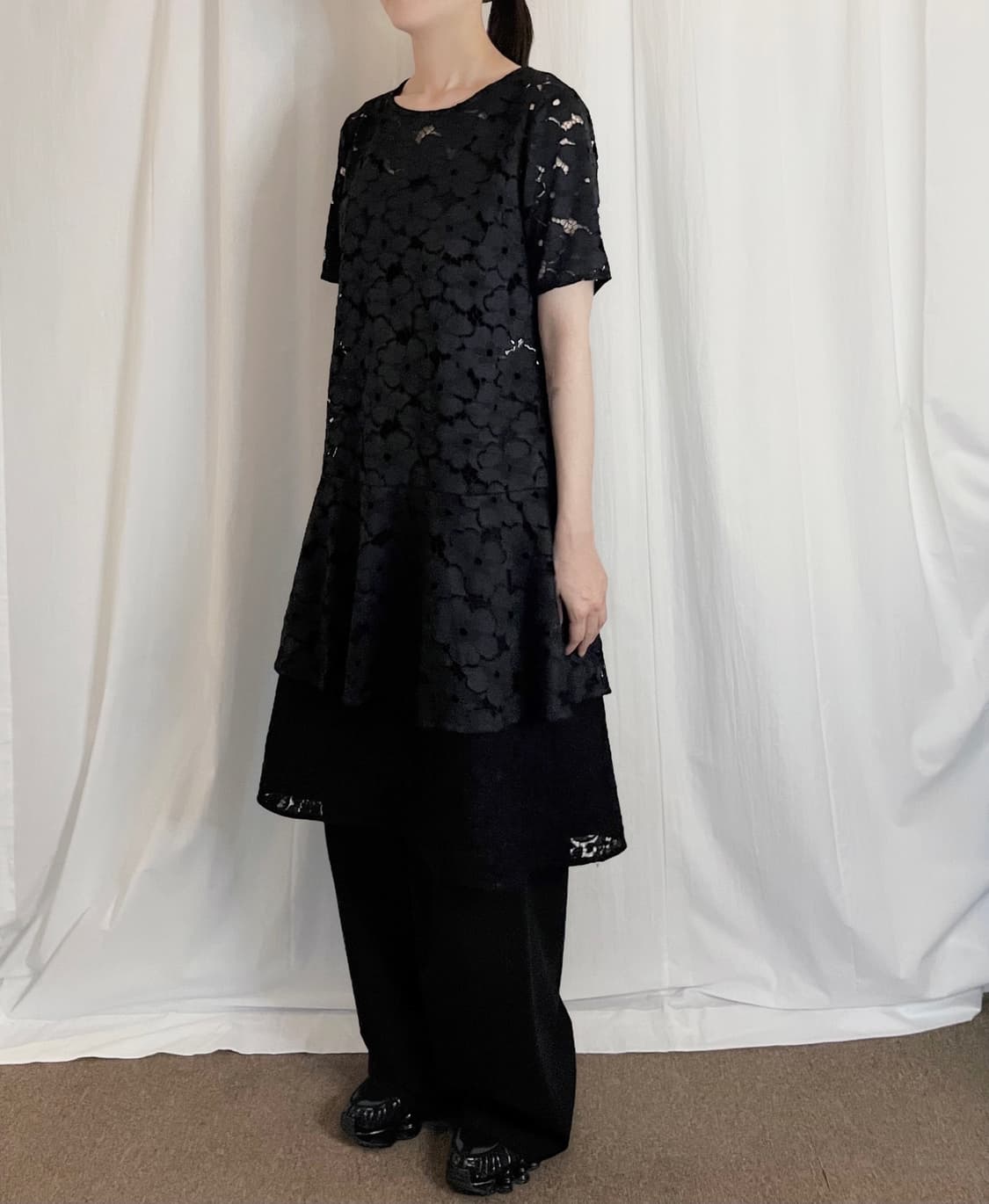 Flower Punching Flare Long Blouse 상품이미지3