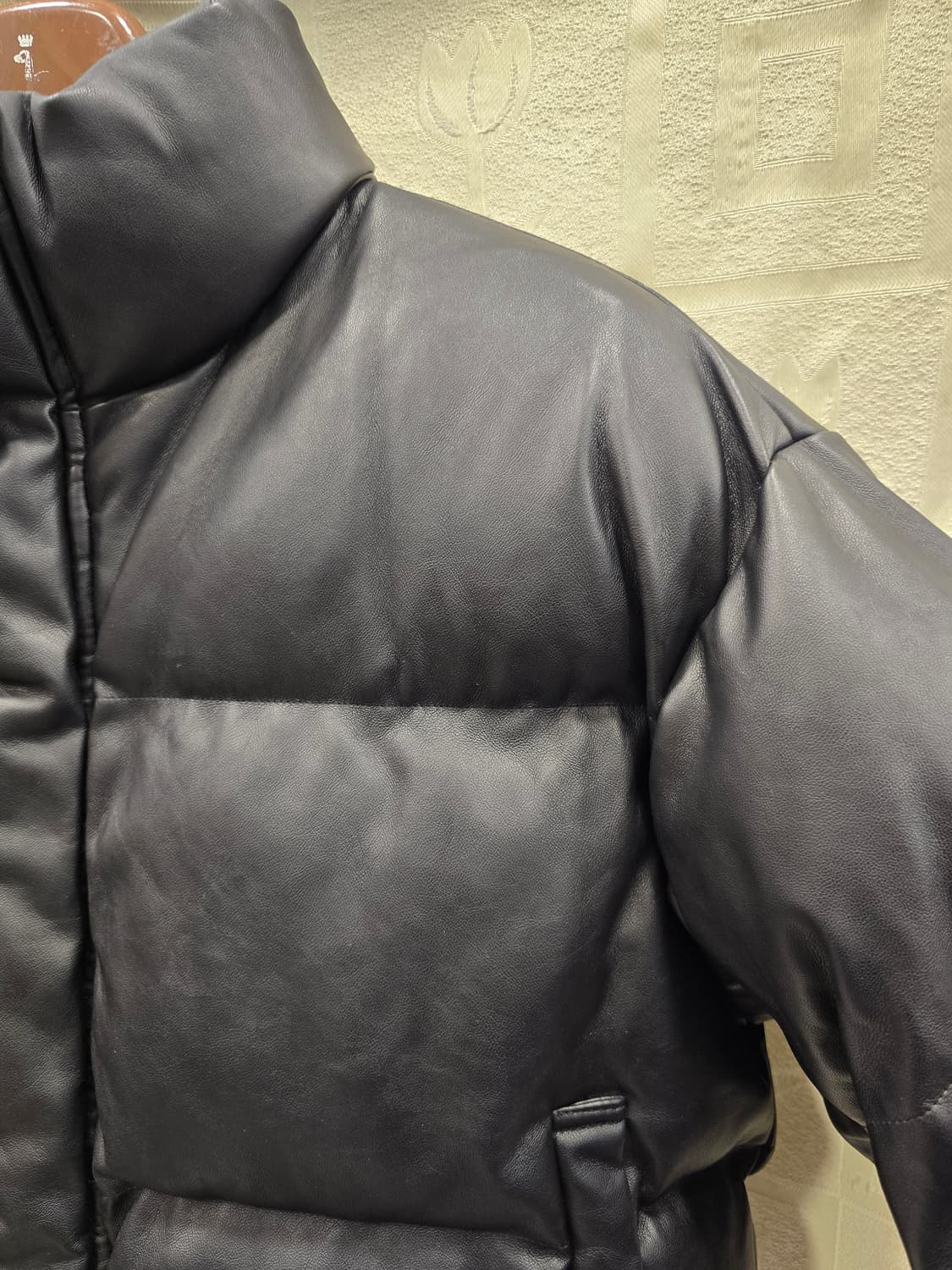 블랙업 레더 크롭 패딩 점퍼 프리사이즈 상품이미지3