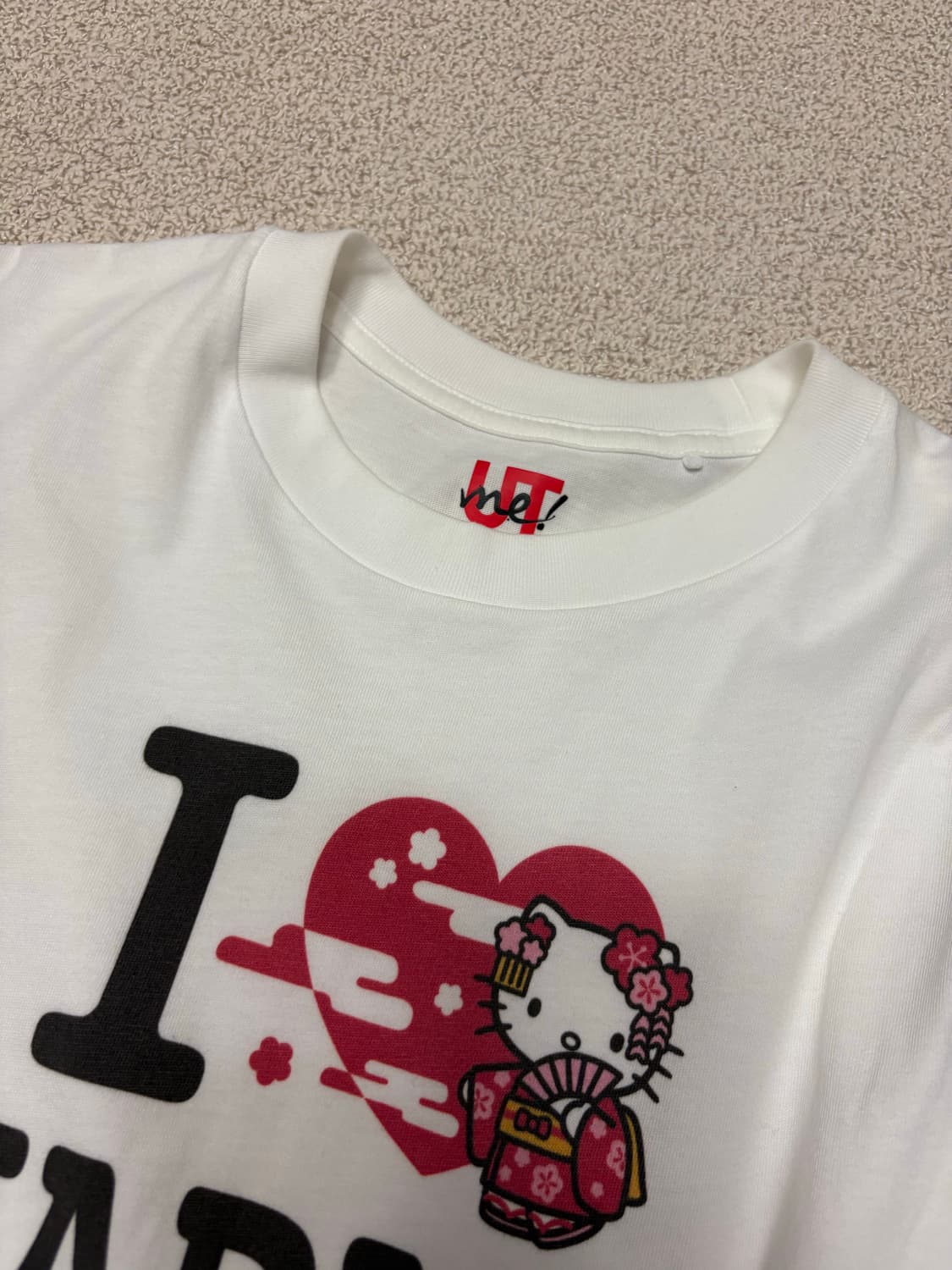 일본 유니클로 유티 헬로키티 아이러브재팬 반팔 상품이미지2