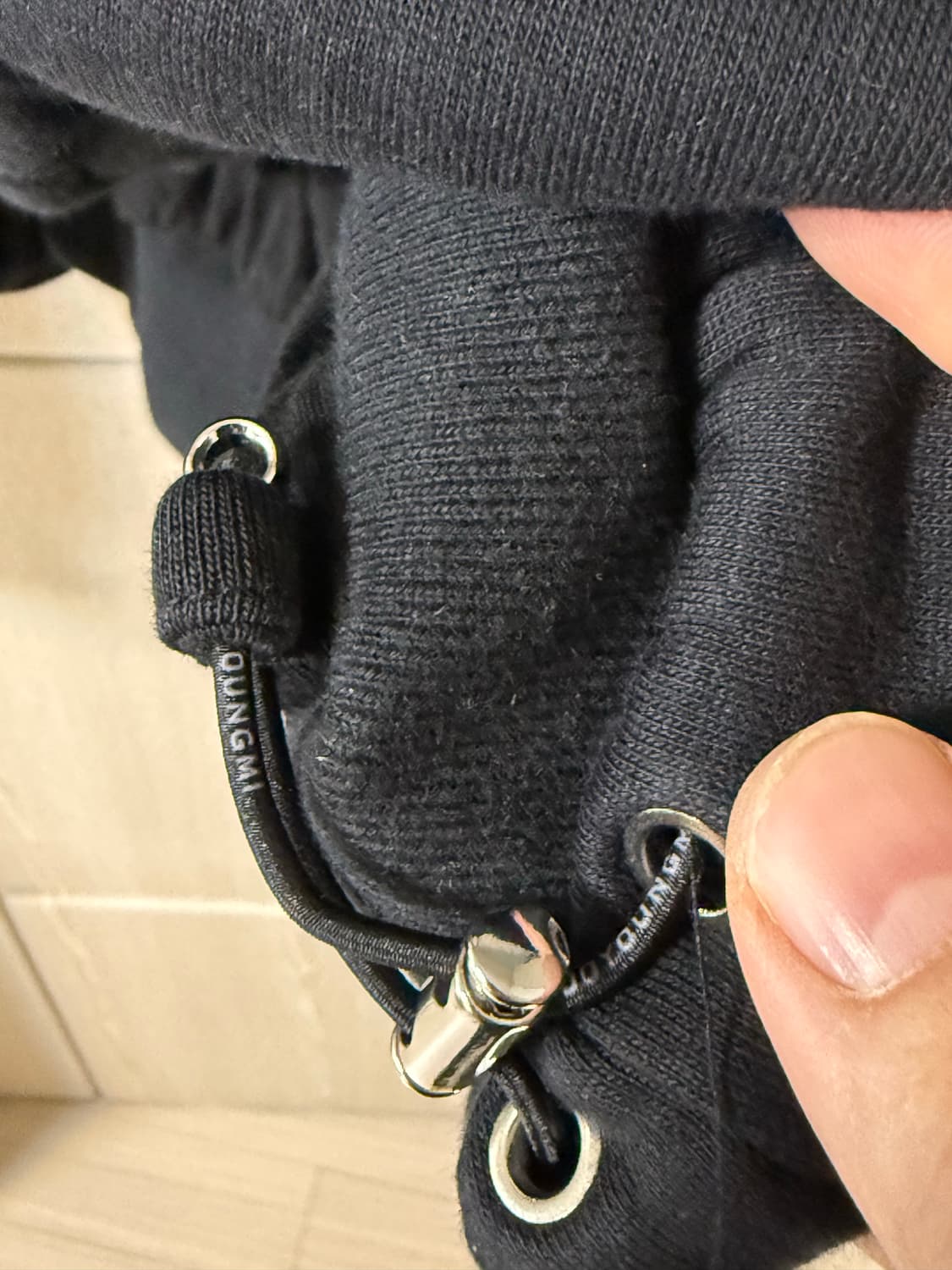 우영미 블랙 오버핏 스웨트 셔츠 48. 상품이미지3