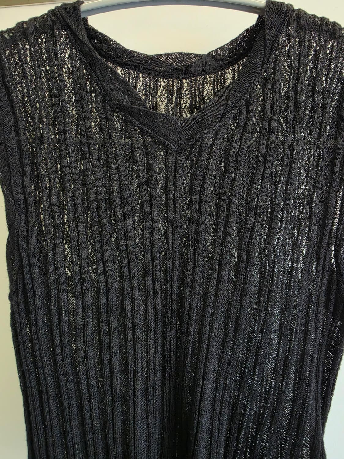 퍼버즈 타이니 립 크롭드 베스트 블랙 상품이미지5