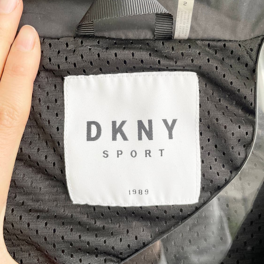 F2 DKNY 디케이앤와이 바람막이 100사이즈 상품이미지5