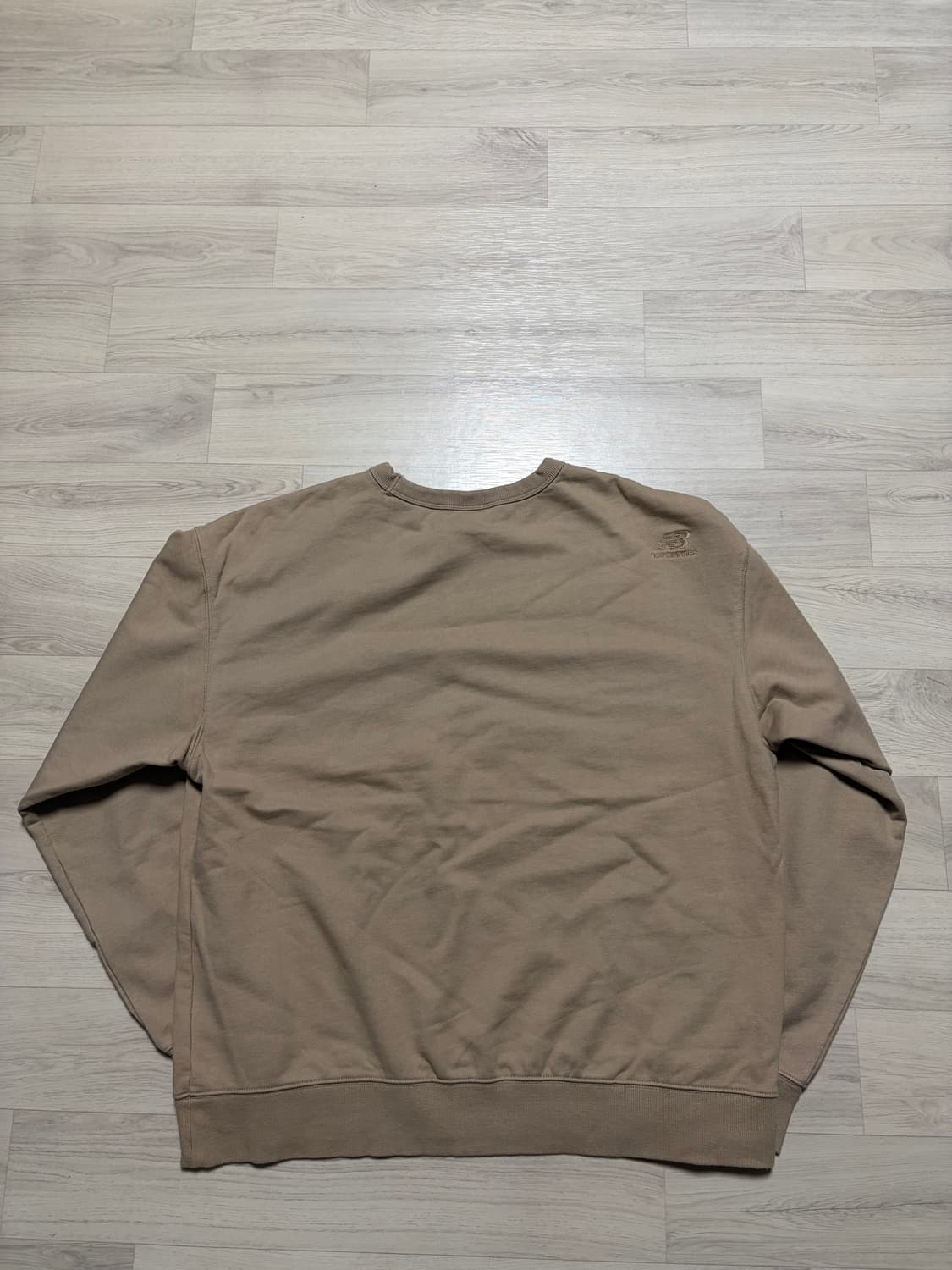 뉴발란스x호텔990 맨투맨 오트밀 멜란지 XL사이즈 판매 상품이미지3