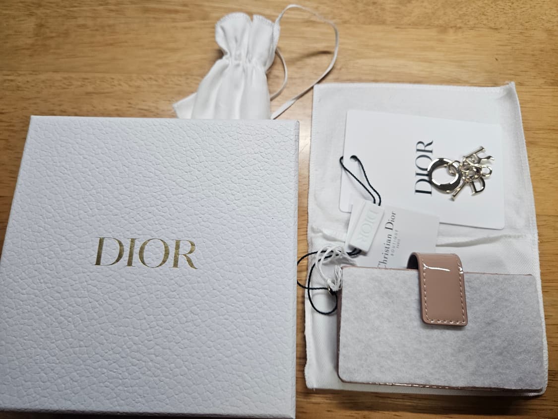 디올 아코디언 카드지갑(로즈드방 컬러) 상품이미지1