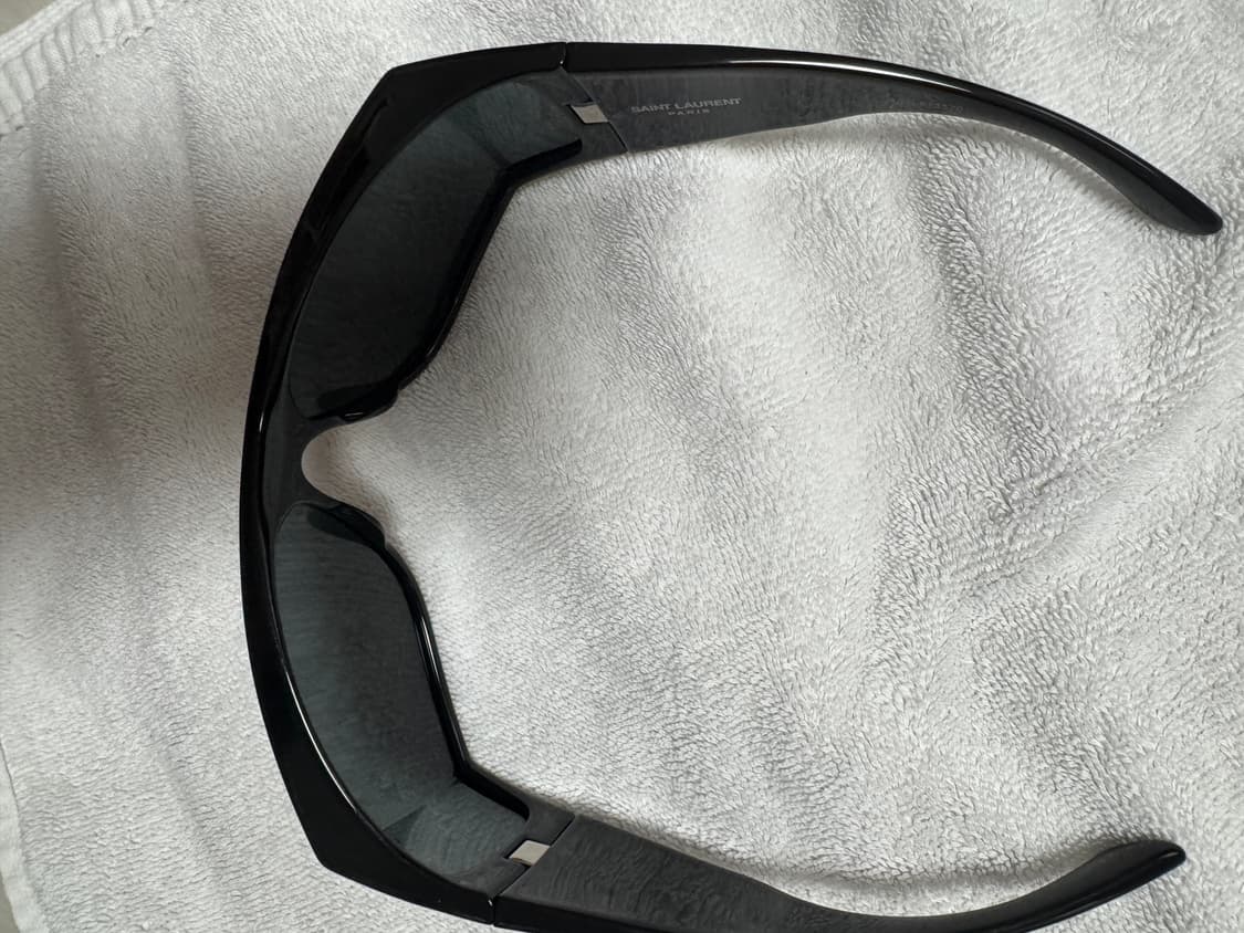 생로랑 Saint Laurent 선글라스 플레이보이 카티 착용 상품이미지5