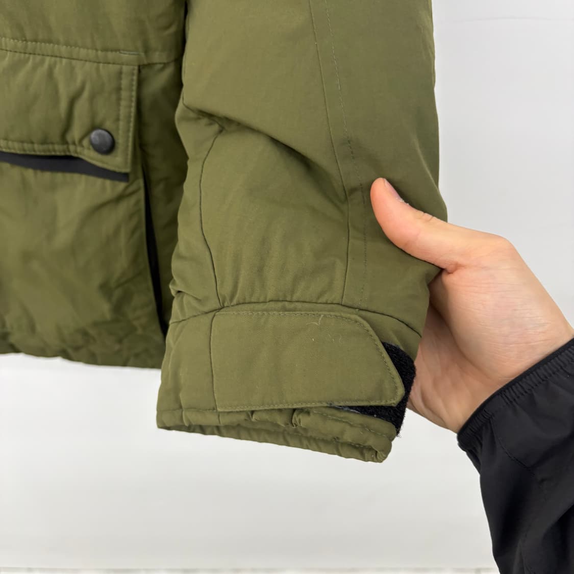 살로몬 패딩 점퍼 카키색 남/M 상품이미지3