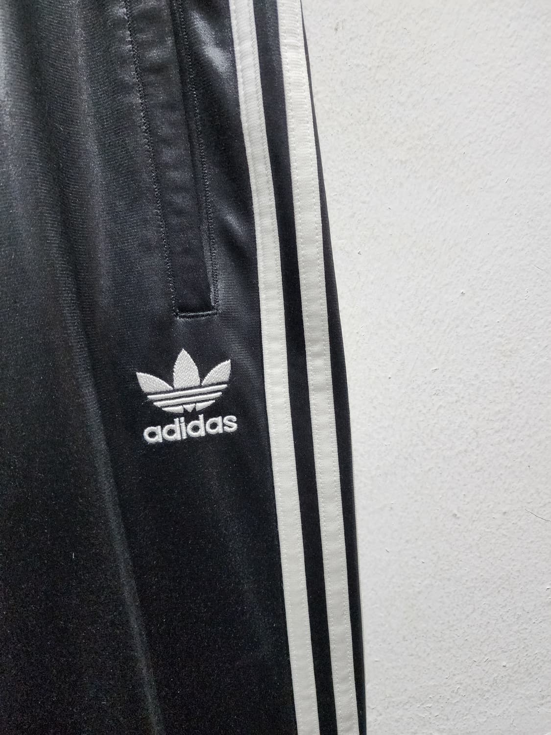 아디다스 CHILE CUFFED 유광 트레이닝 바지 상품이미지3