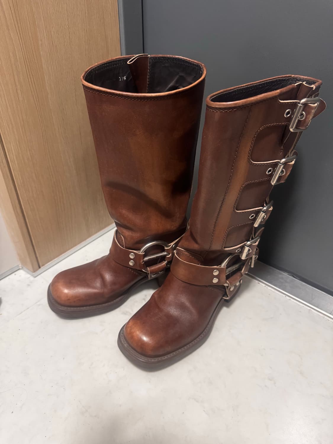 미우미우 바이커 부츠 브라운 (37.5) 상품이미지3