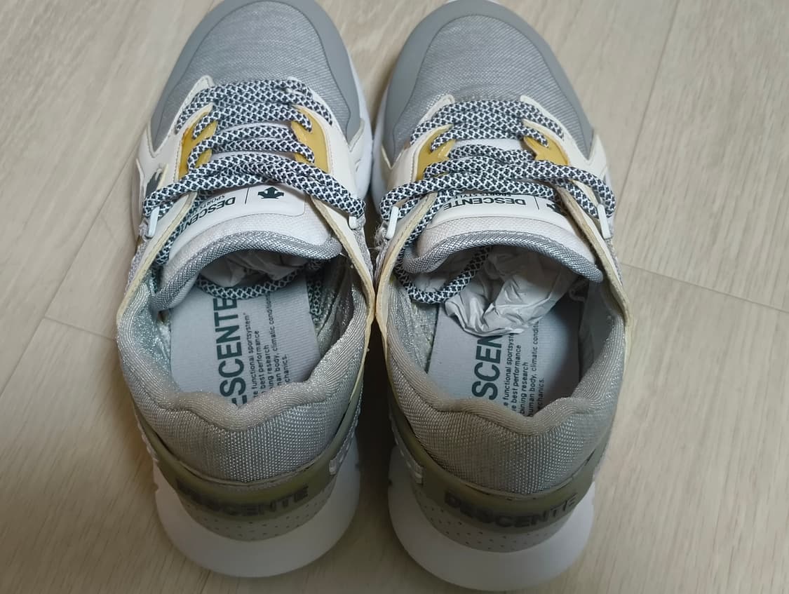 데상트 스니커즈 220사이즈 상품이미지3