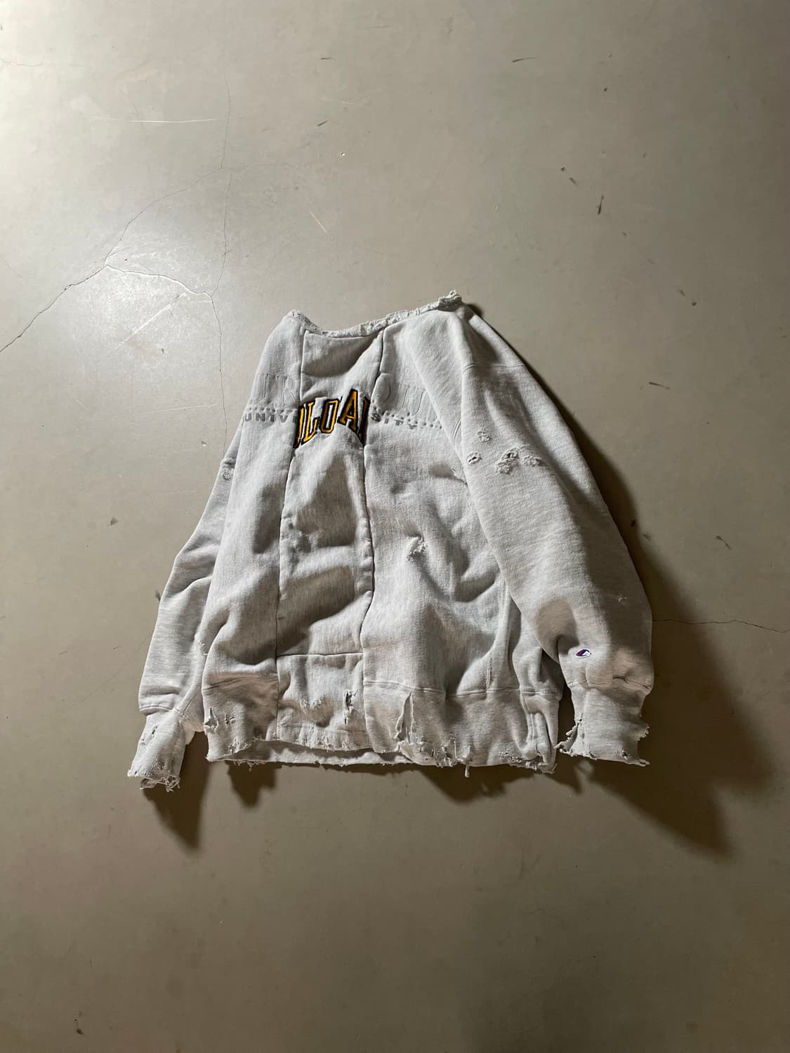 90’s 챔피온 Custom Distressed Sweatshirt 상품이미지4