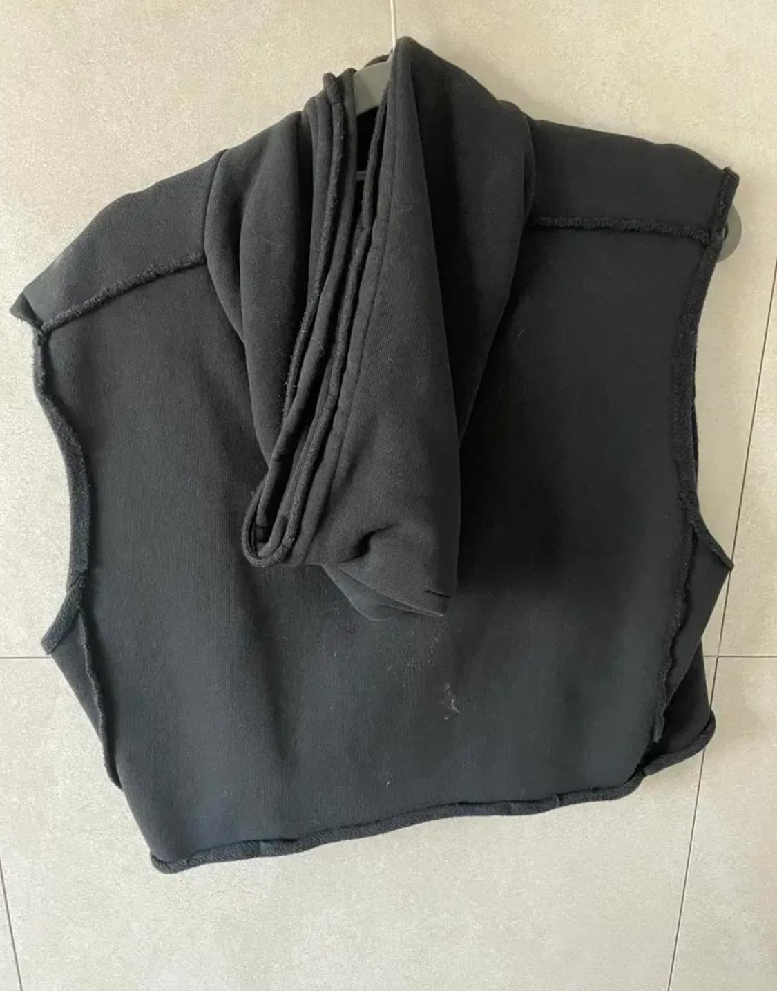 The ilma 크롭 후디 베스트 M 상품이미지2