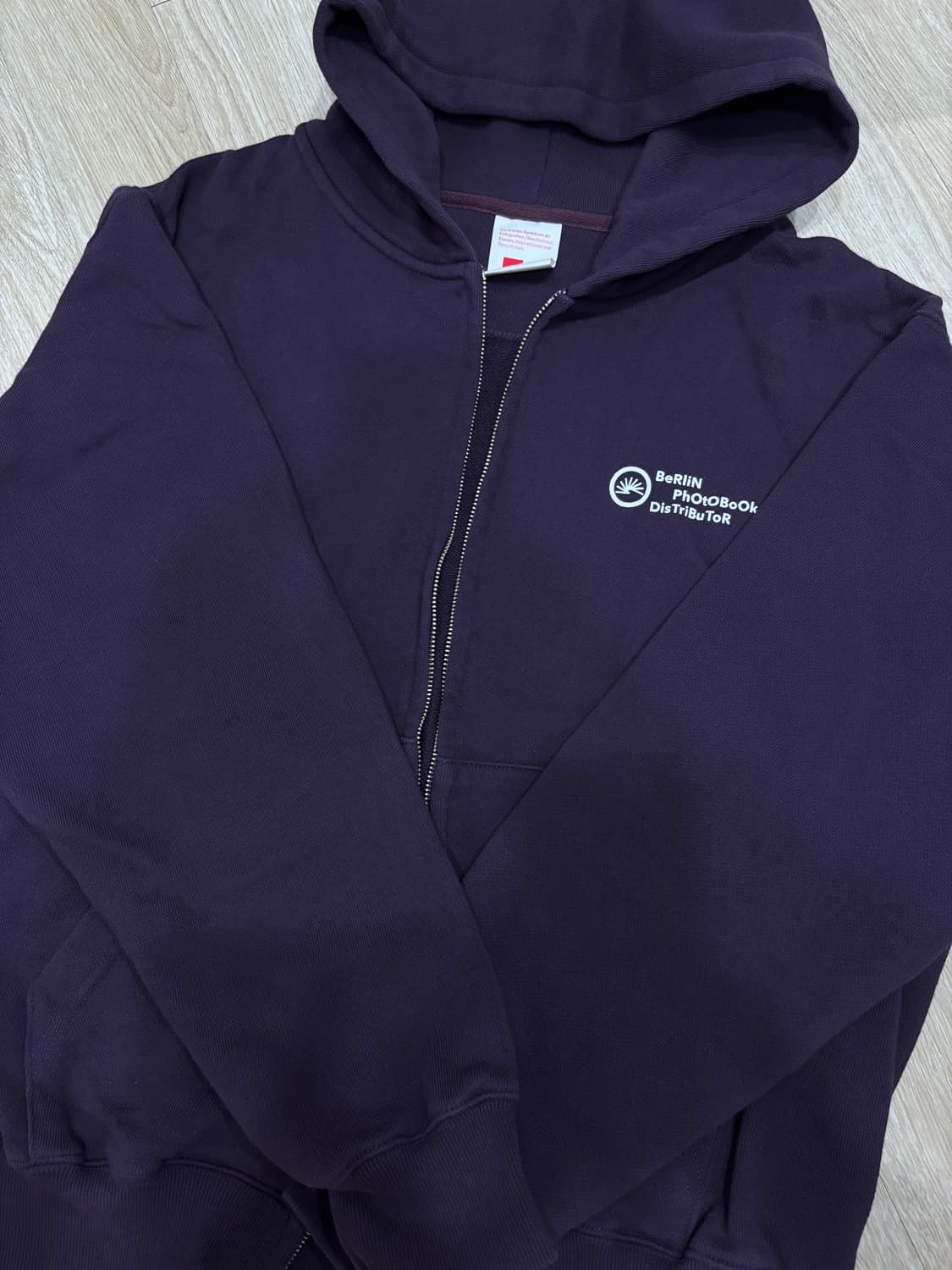 베를린포토북디스트리뷰션 후드집업 상품이미지2