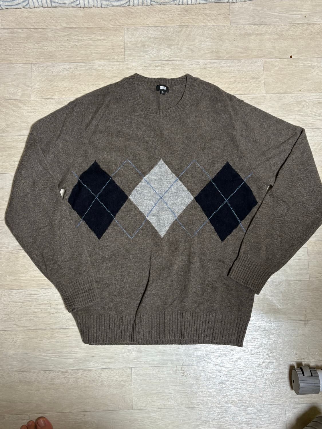 유니클로 아가일 니트 상품이미지1