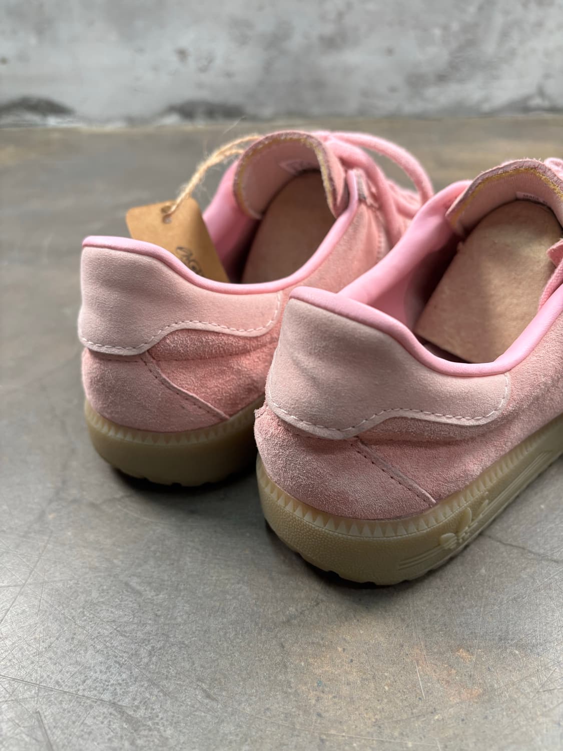 아디다스 버뮤다 글로우 핑크 스니커즈 상품이미지4