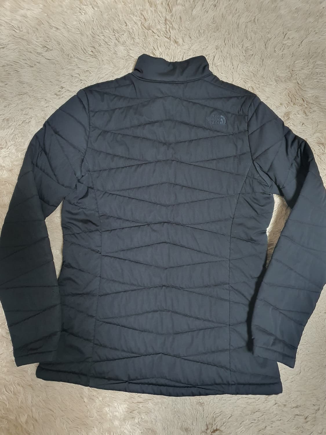 노스페이스 경량패딩 상태좋고 깨끗해요 사이즈 90 상품이미지2