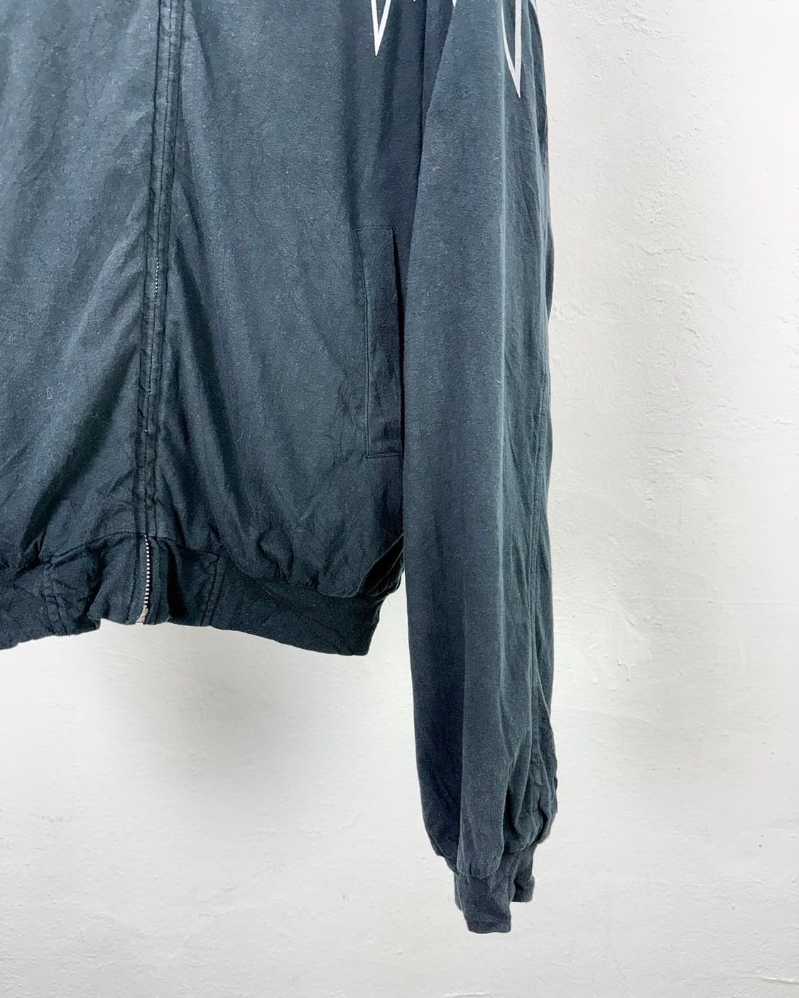 언더커버 06ss T 클라우스 그래픽 블랙 코튼 봄버 자켓 상품이미지6