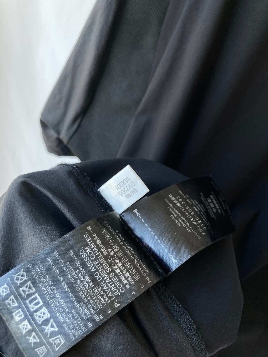 거의새것) 정품 Y-3 아디다스 남성 반팔 라운드 티셔츠 상품이미지9