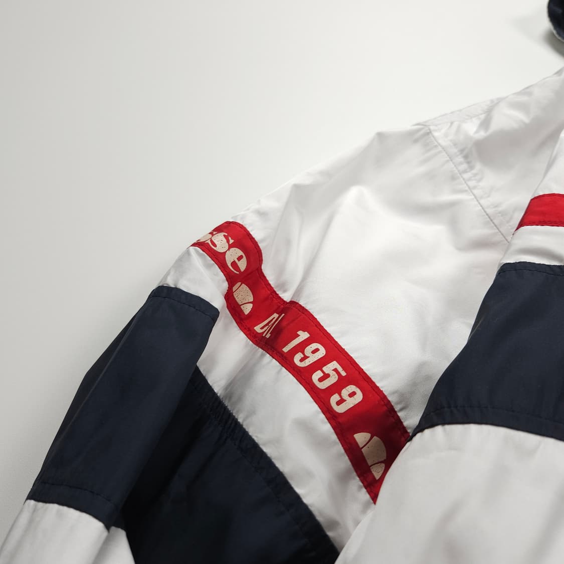 빈티지 엘레쎄 스펠아웃 화이트 배색 바람막이 (100) 상품이미지5