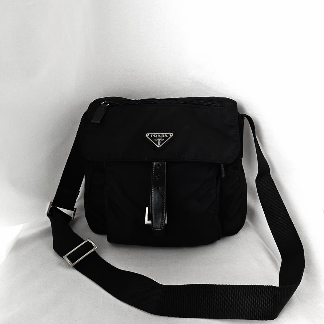 [정품 PRADA] 프라다 나일론 크로스백 주우재백 남녀공용 상품이미지1