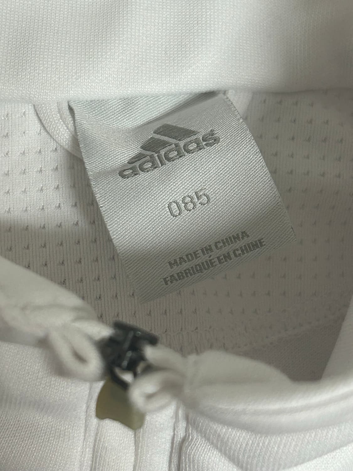 아디다스 화이트레드 흰빨 딱붙핏 져지 상품이미지3