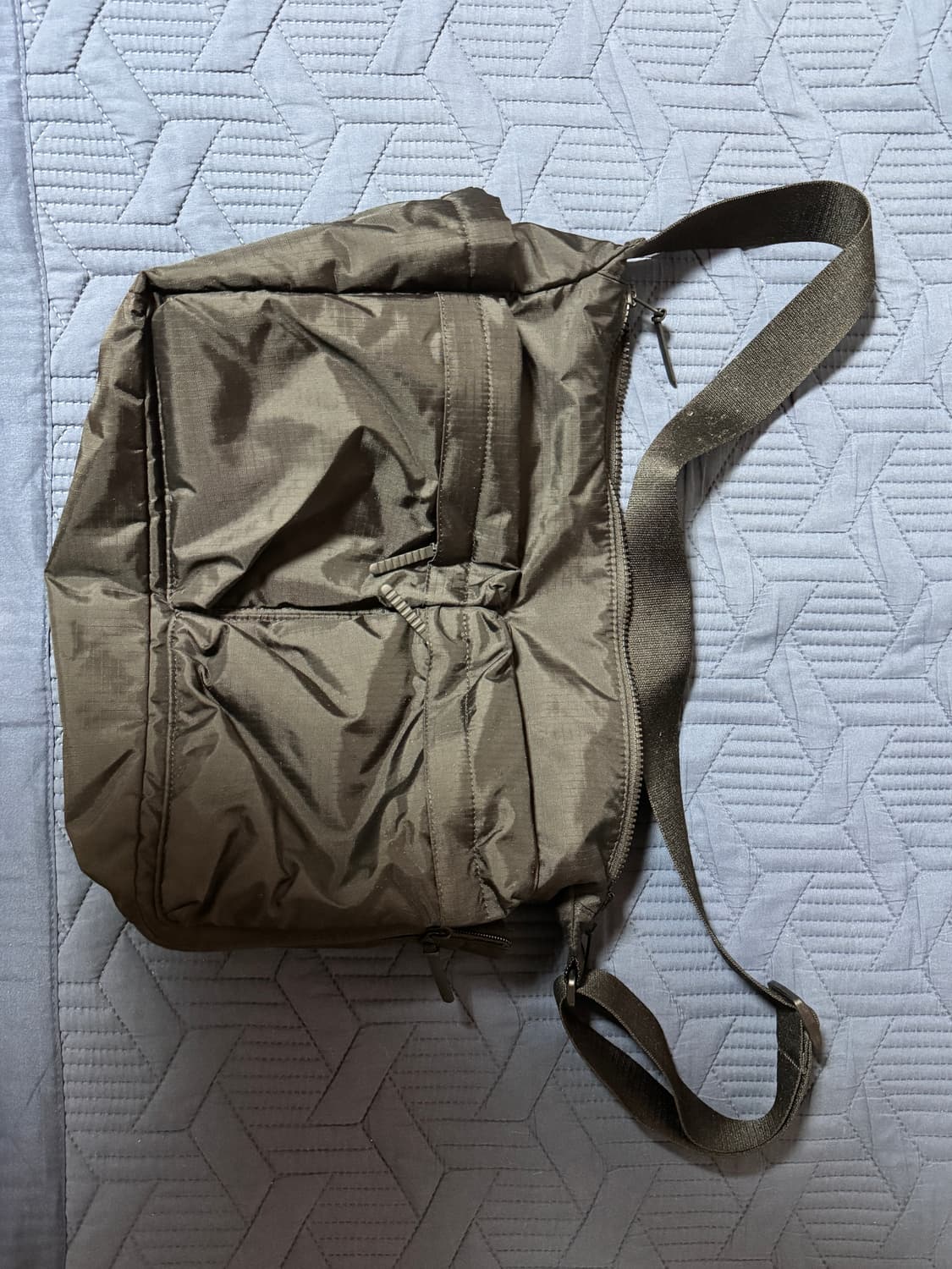 유니클로 멀티포켓 숄더백 블랙 상품이미지1