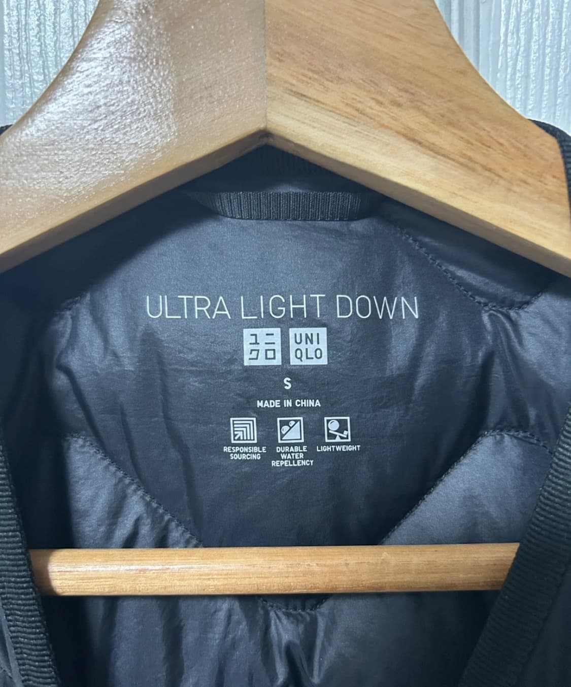 유니클로 울트라 라이트 다운 경량패딩 블랙 S 상품이미지3