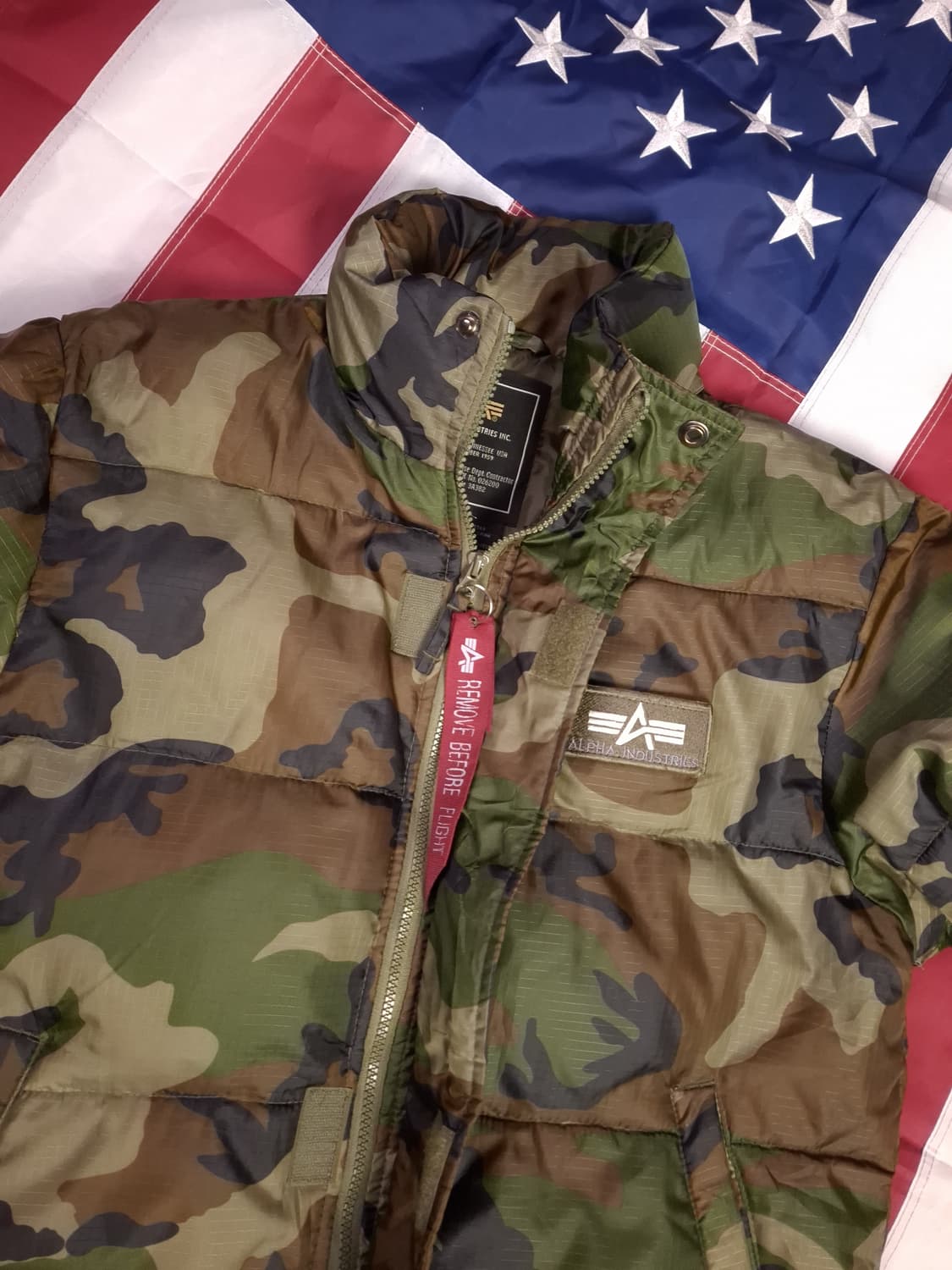 새제품 오리지날 일본판 알파사 카모 다운 패당 상품이미지6