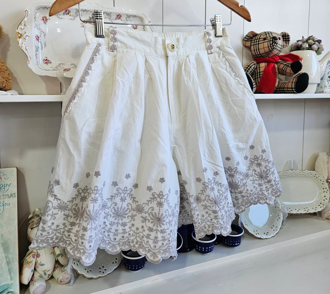 엑시즈팜(Axes Femme) 자수 플레어 스커트핏바지 상품이미지2