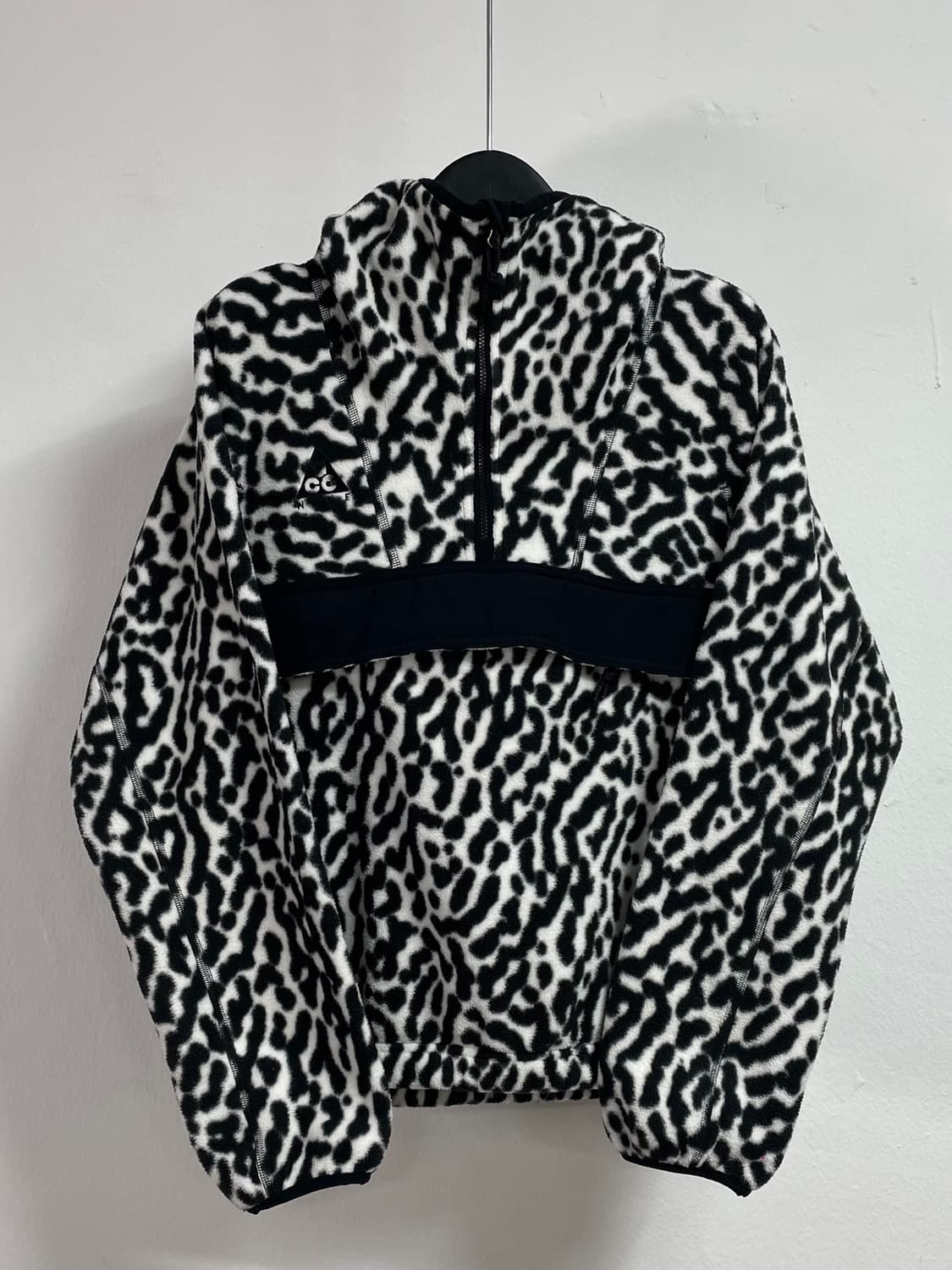 나이키 ACG 우먼스 지브라 후리스 후드 아노락 (on.173)   상품이미지1