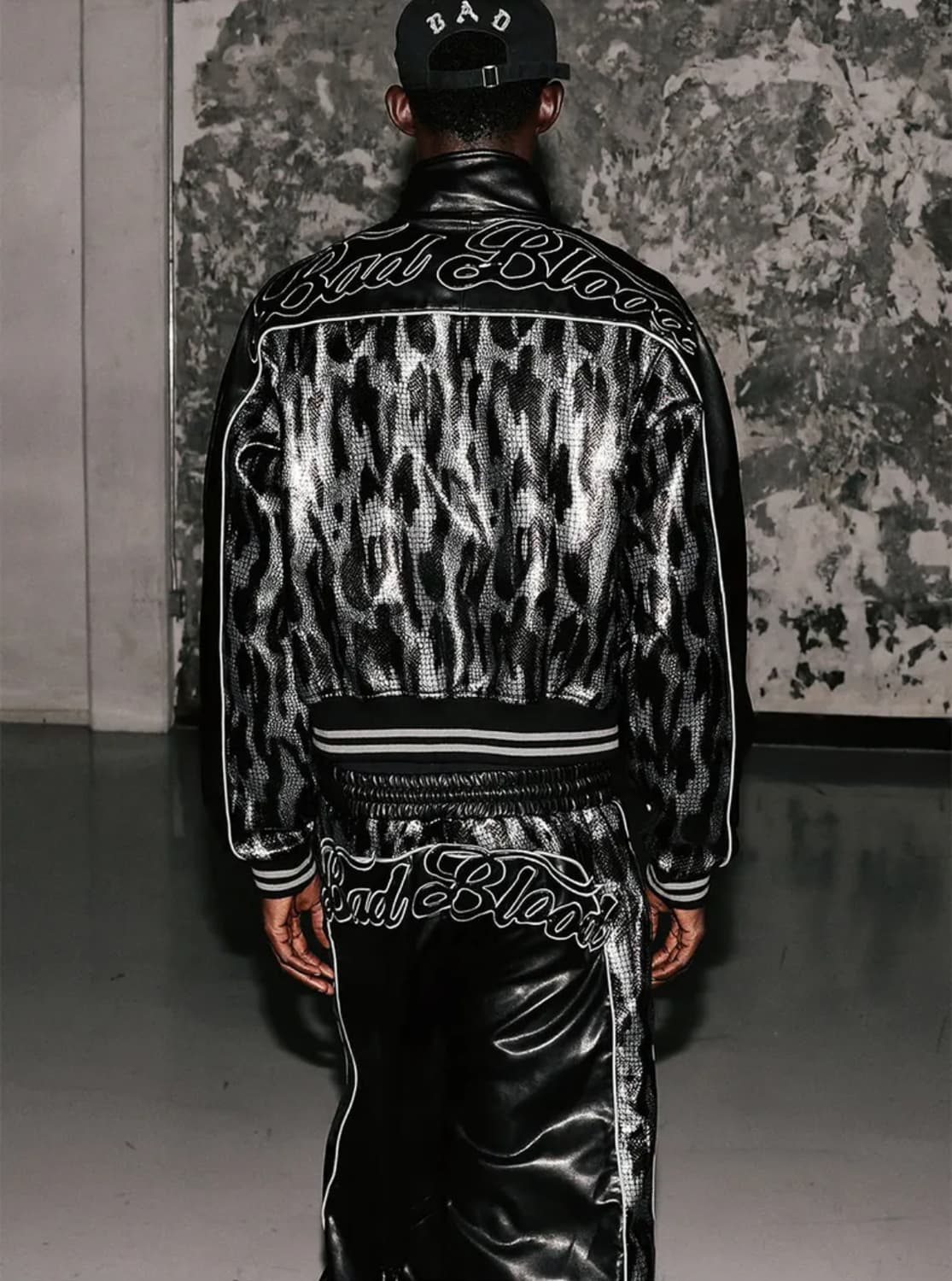 배드블러드 콘트라스트 레더 트랙 팬츠 - 블랙파이톤 가죽 바지 M 상품이미지4