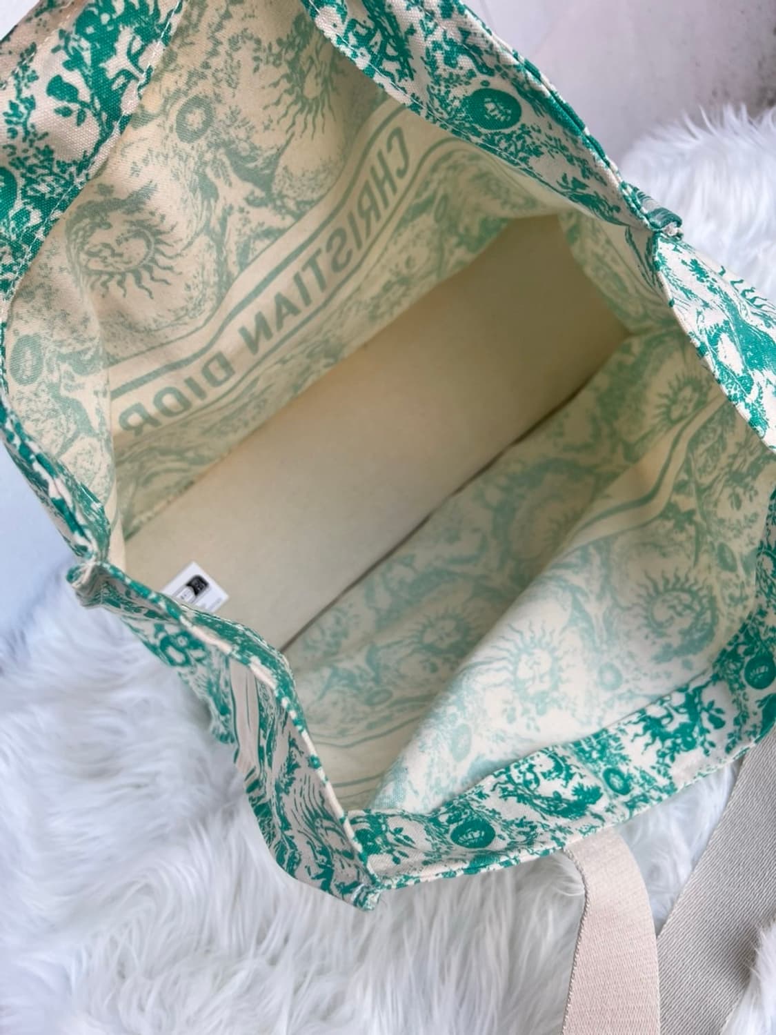 디올 리비에라 에코백 민트 별참 증정 상품이미지8