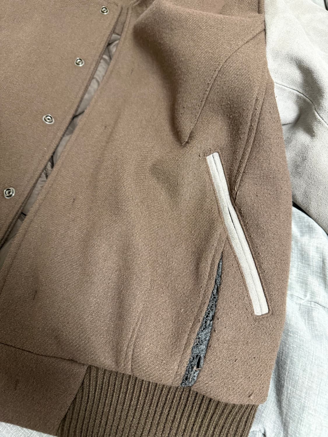 M 엑슬림 ep8 바시티 자켓 브라운 상품이미지2