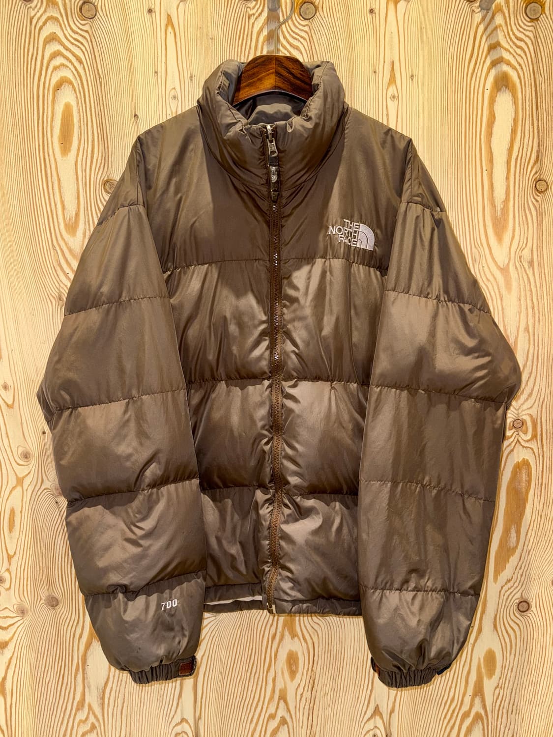 노스페이스 켄달 제너 브라운 700 눕시 상품이미지1