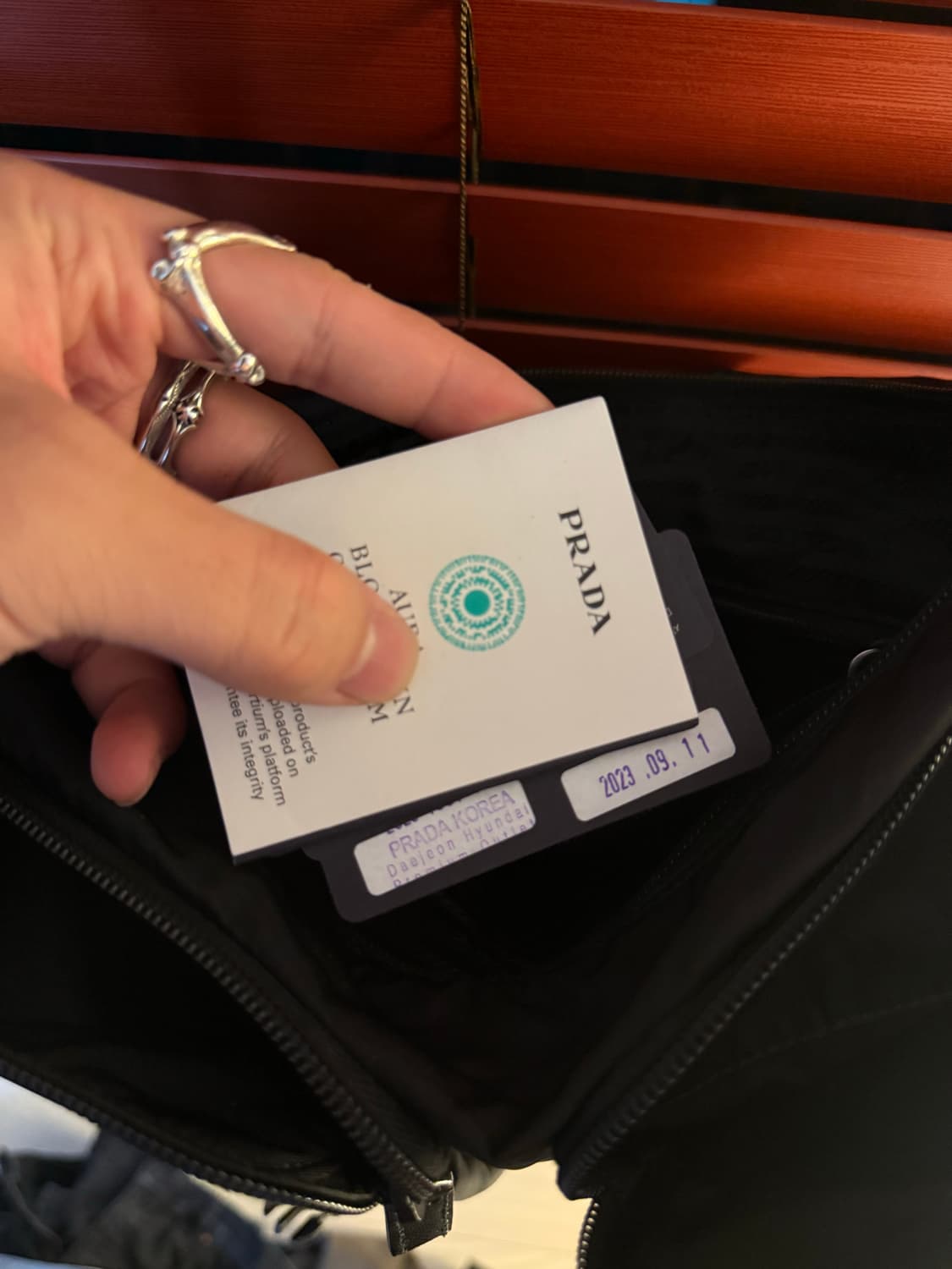 프라다 테수토 투 포켓 버클 메신저백 상품이미지3