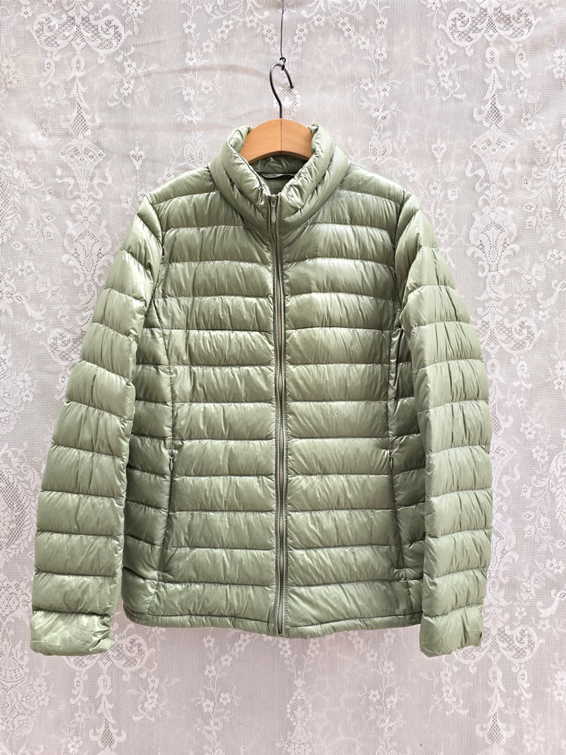 유니클로 경량패딩 상품이미지1