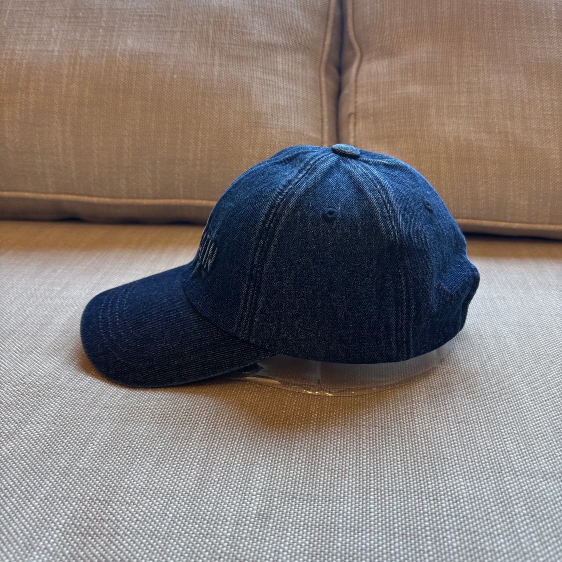 마뗑킴(Matin Kim)의 로고 브러시 데님 볼캡 상품이미지3