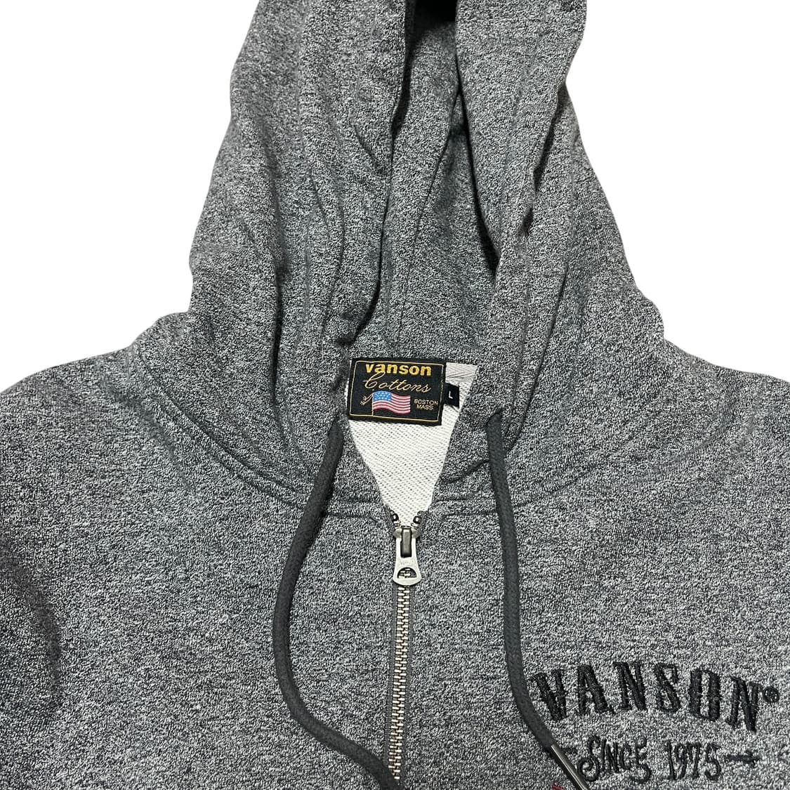 밴슨 레더 그레이 자수 레터링 후드 집업 상품이미지3