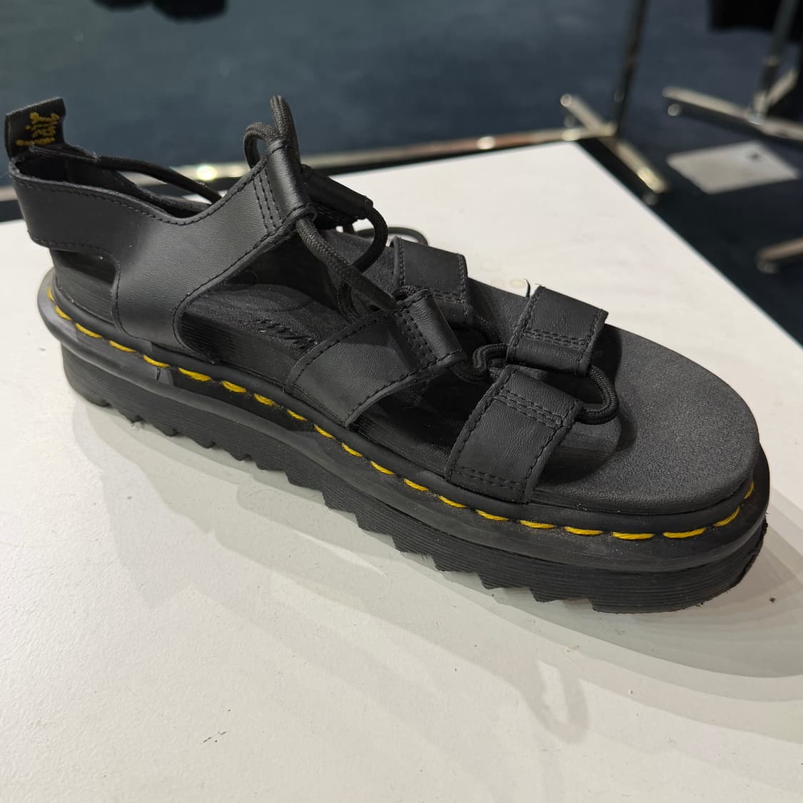 [240mm] 닥터마틴 나틸라 샌들 상품이미지4