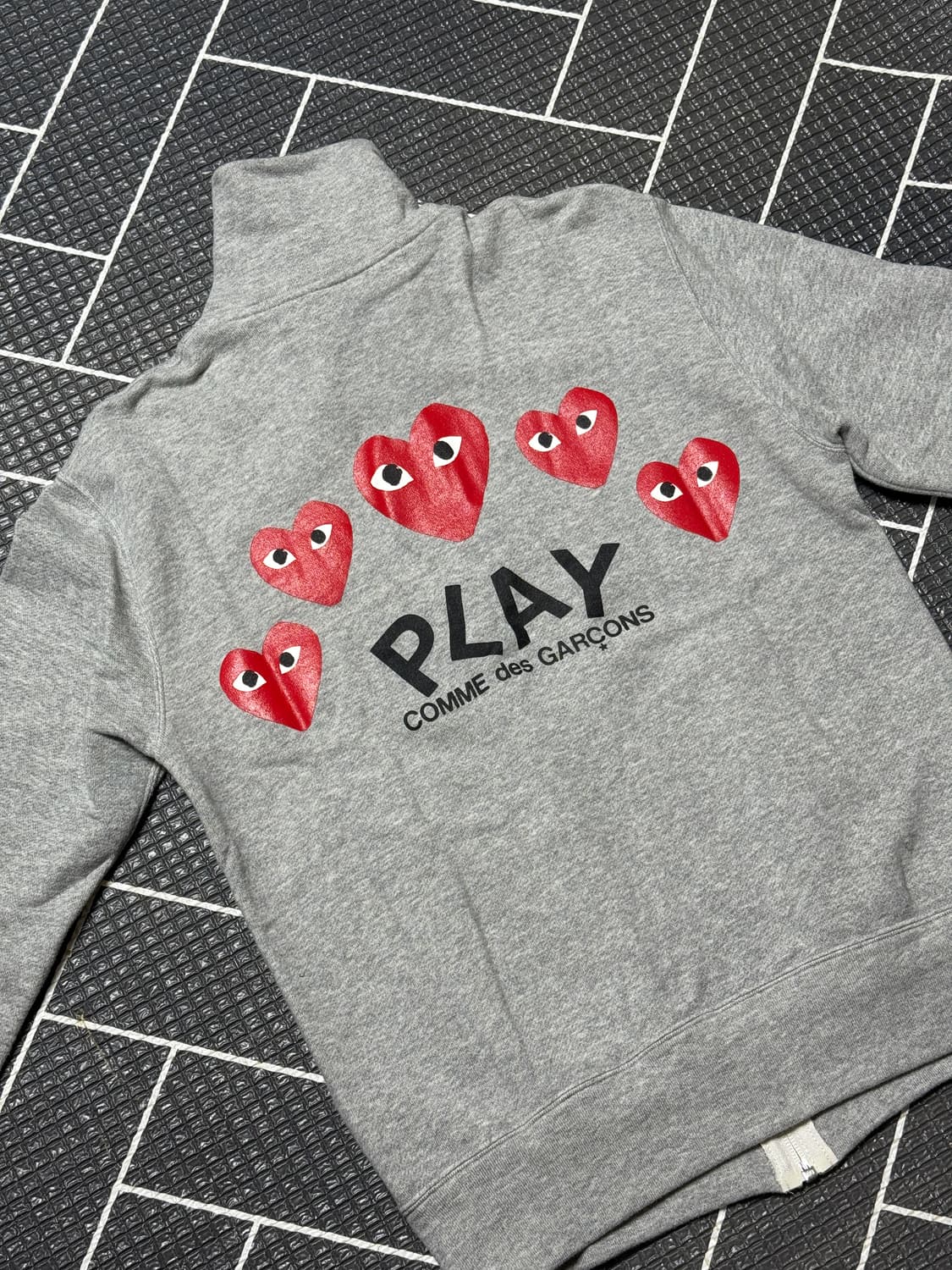 꼼데가르송 나우아임영 져지 5하트집업 S 상품이미지3