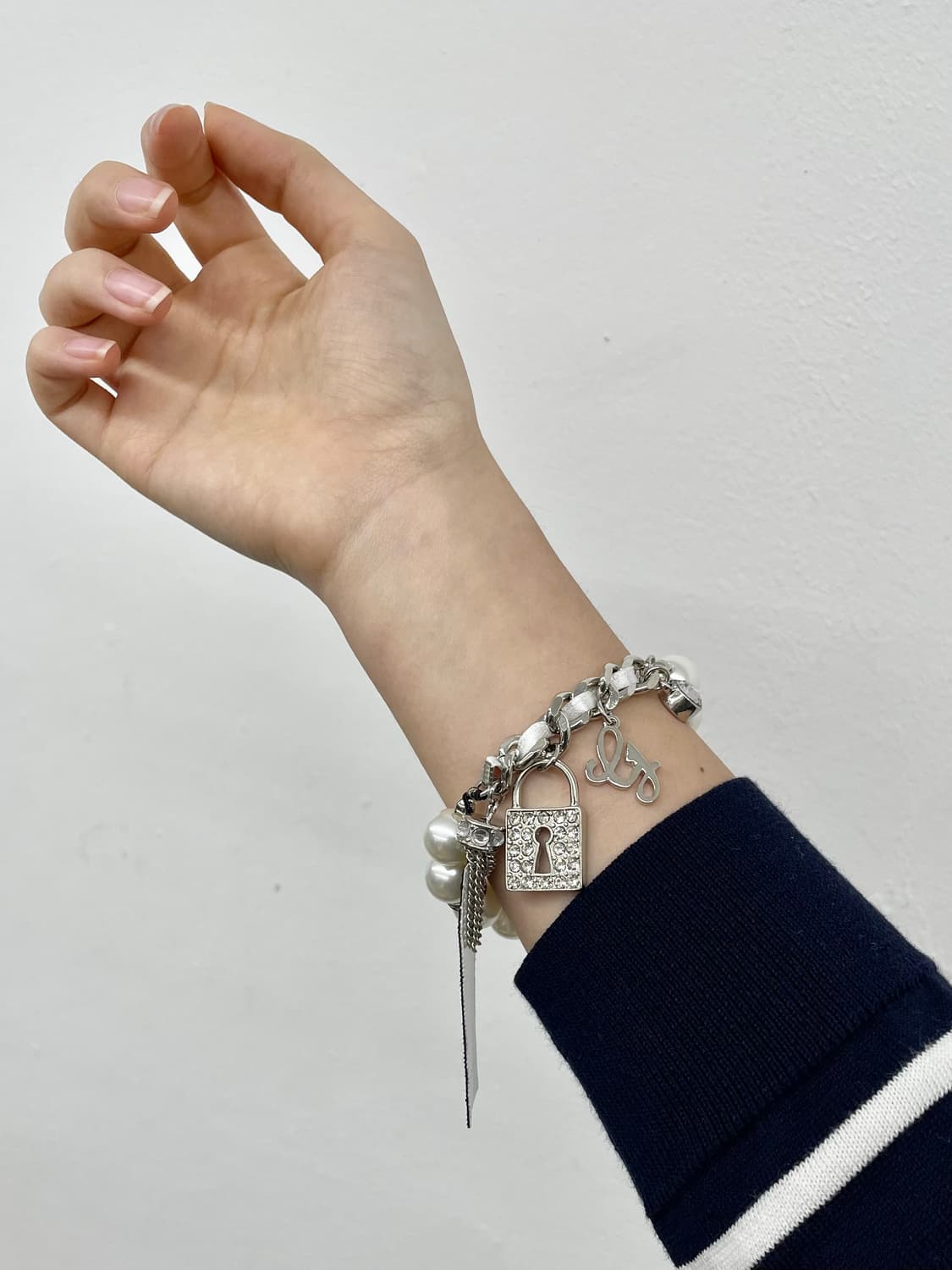 게스 진주 참 팔찌 상품이미지1