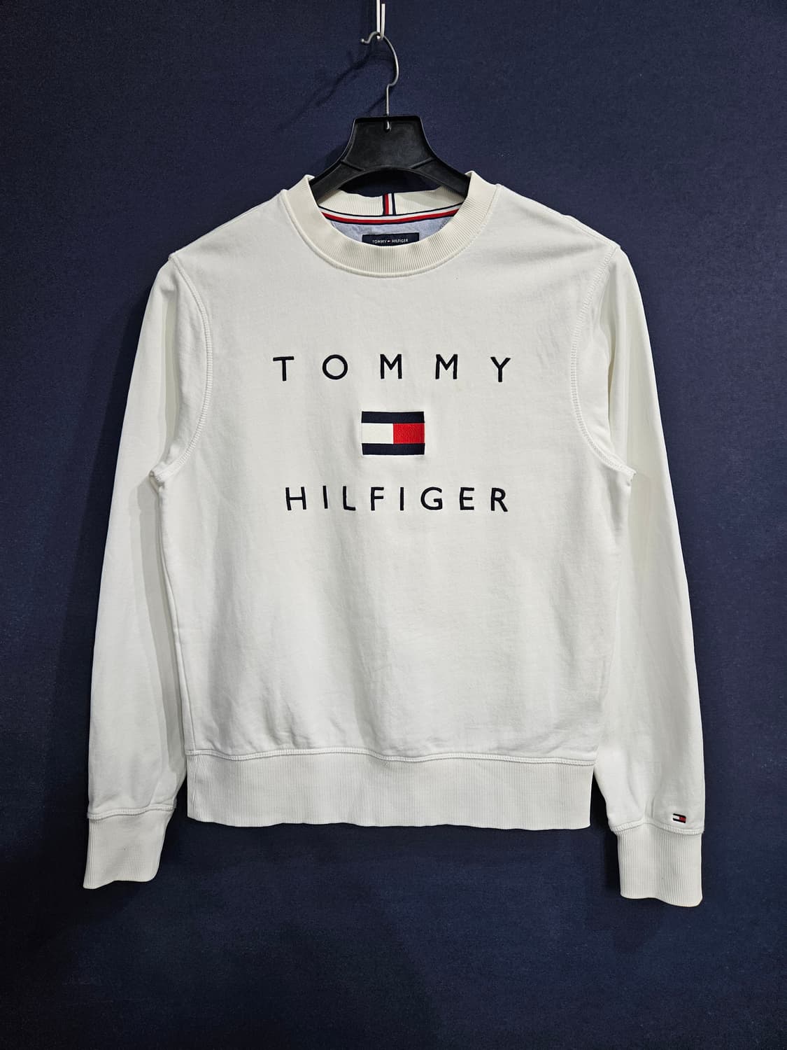 타미힐피커 빅로고 자수 화이트 남성 95 맨투맨  상품이미지1