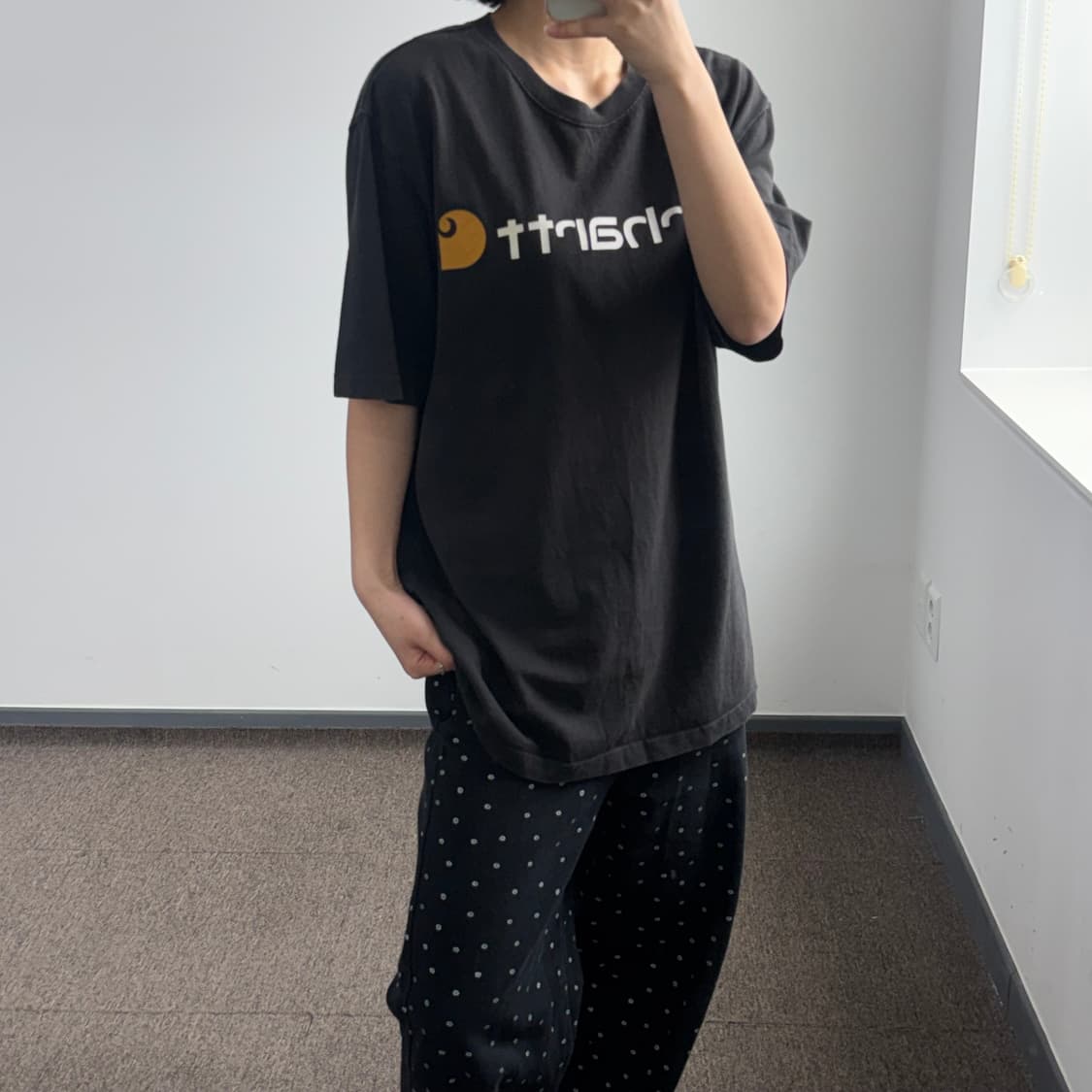 Carhartt 칼하트 스펠아웃로고 블랙 반팔 상품이미지2