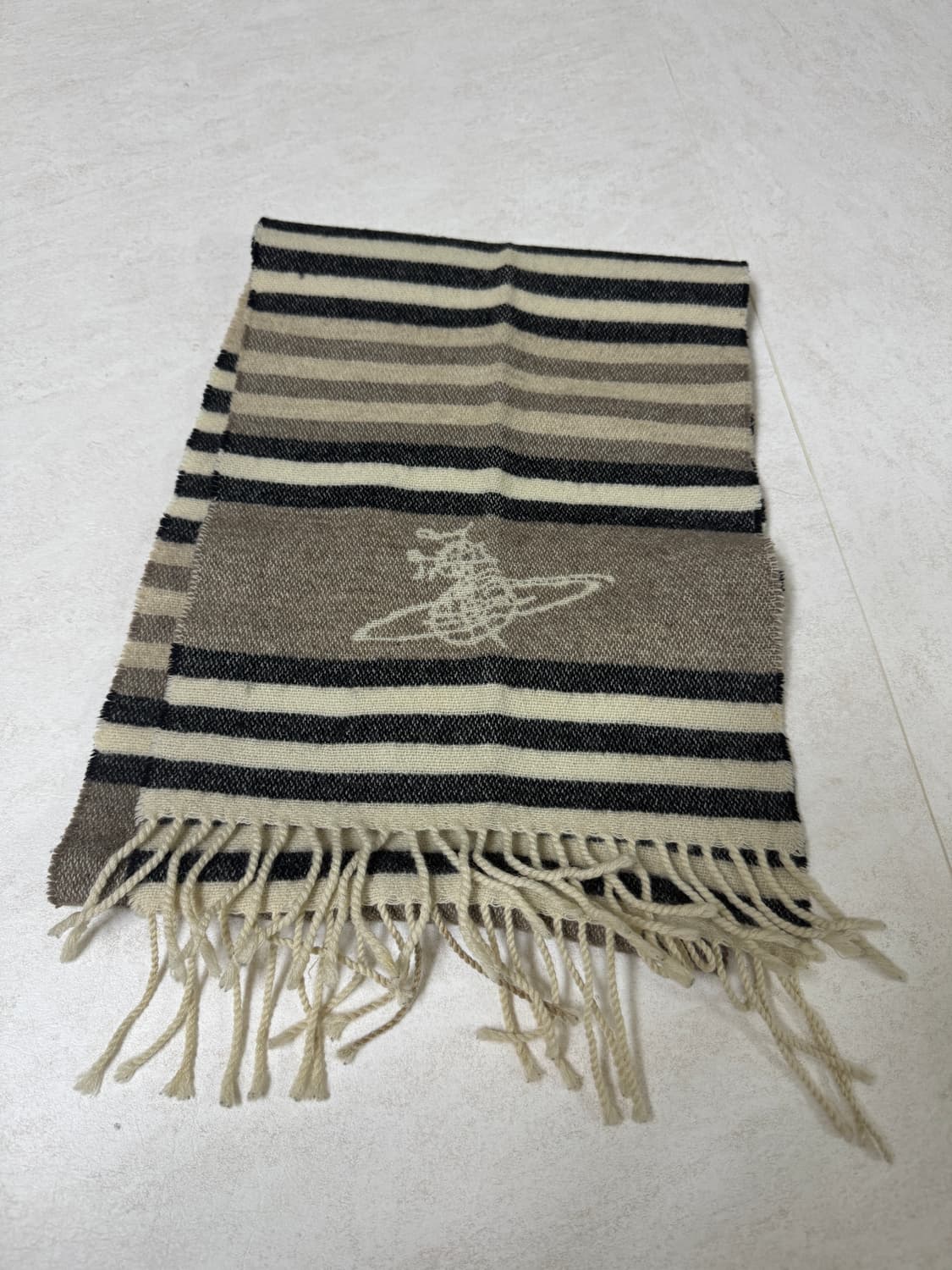 비비안웨스트우드 머플러 상품이미지1